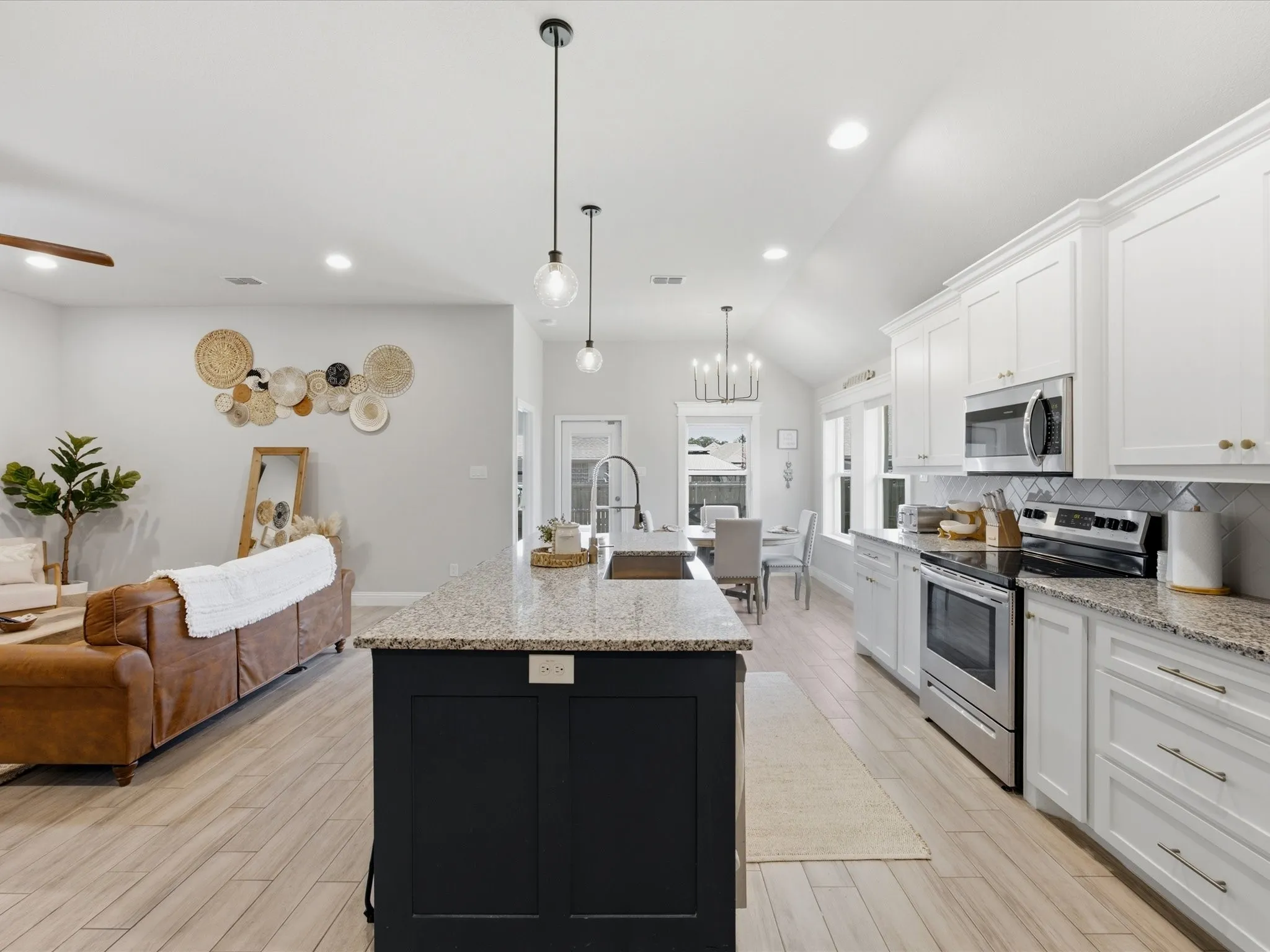 Single Family Residence For Sale in Parker County , 956 Sam Street, Springtown, Texas 76082, 4 Bedroom, 2 Bathroom, 2 Garage spaces, 1,788 Sqft, built in 2022, mls#21326533, Real Estate Agent in Springtown, Homes For Sale in Parker county, Homes For Sale in Springtown, Realtor in Springtown Texas, Real Estate Brokerage Independent Realty Texas, Luminita Cordes Realtor