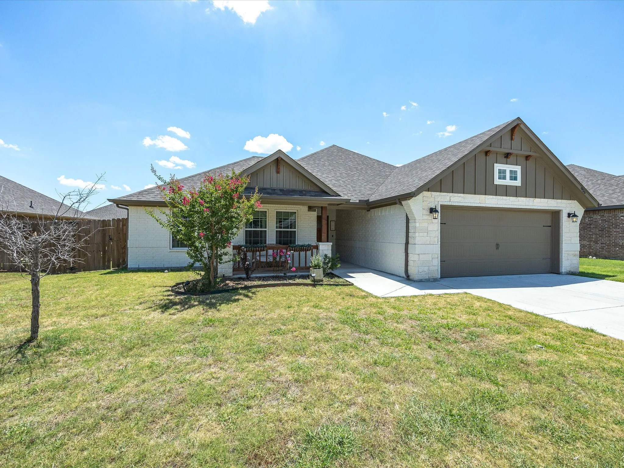 Single Family Residence For Sale in Parker County , 956 Sam Street, Springtown, Texas 76082, 4 Bedroom, 2 Bathroom, 2 Garage spaces, 1,788 Sqft, built in 2022, mls#21326533, Real Estate Agent in Springtown, Homes For Sale in Parker county, Homes For Sale in Springtown, Realtor in Springtown Texas, Real Estate Brokerage Independent Realty Texas, Luminita Cordes Realtor