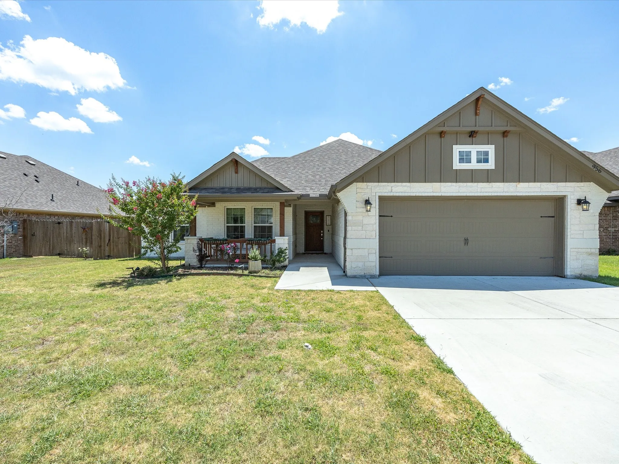 Single Family Residence For Sale in Parker County , 956 Sam Street, Springtown, Texas 76082, 4 Bedroom, 2 Bathroom, 2 Garage spaces, 1,788 Sqft, built in 2022, mls#21326533, Real Estate Agent in Springtown, Homes For Sale in Parker county, Homes For Sale in Springtown, Realtor in Springtown Texas, Real Estate Brokerage Independent Realty Texas, Luminita Cordes Realtor