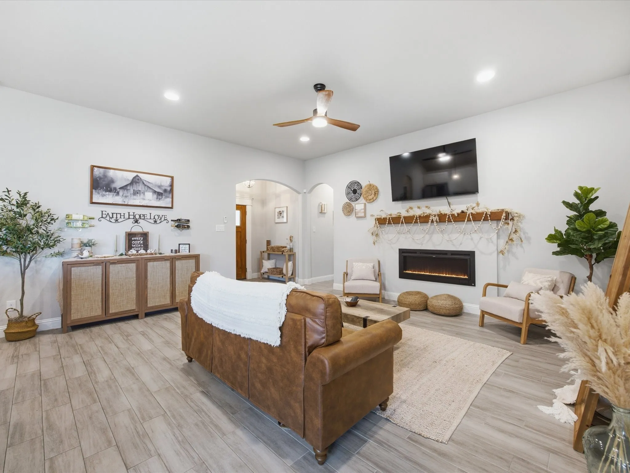 Single Family Residence For Sale in Parker County , 956 Sam Street, Springtown, Texas 76082, 4 Bedroom, 2 Bathroom, 2 Garage spaces, 1,788 Sqft, built in 2022, mls#21326533, Real Estate Agent in Springtown, Homes For Sale in Parker county, Homes For Sale in Springtown, Realtor in Springtown Texas, Real Estate Brokerage Independent Realty Texas, Luminita Cordes Realtor