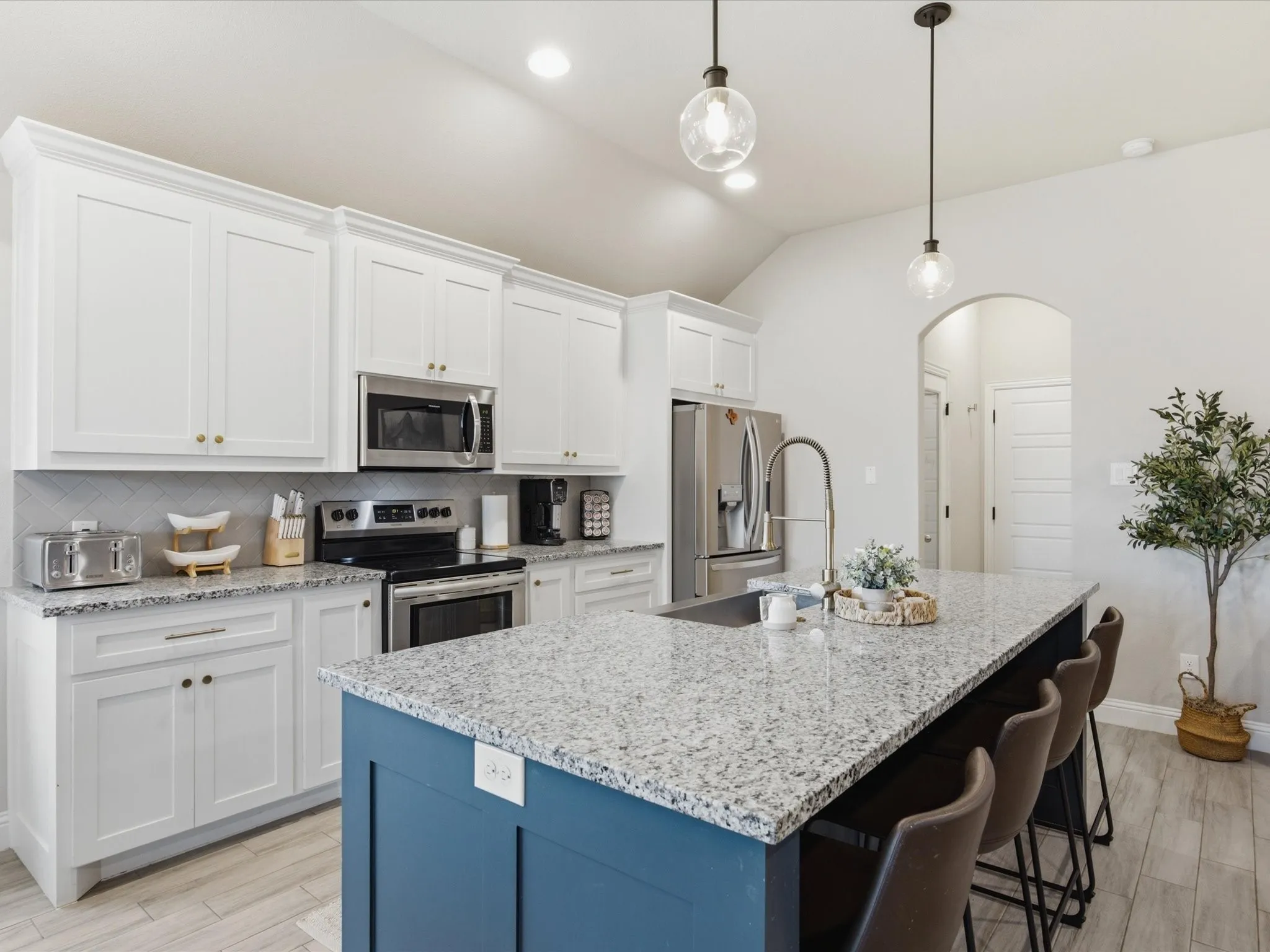 Single Family Residence For Sale in Parker County , 956 Sam Street, Springtown, Texas 76082, 4 Bedroom, 2 Bathroom, 2 Garage spaces, 1,788 Sqft, built in 2022, mls#21326533, Real Estate Agent in Springtown, Homes For Sale in Parker county, Homes For Sale in Springtown, Realtor in Springtown Texas, Real Estate Brokerage Independent Realty Texas, Luminita Cordes Realtor