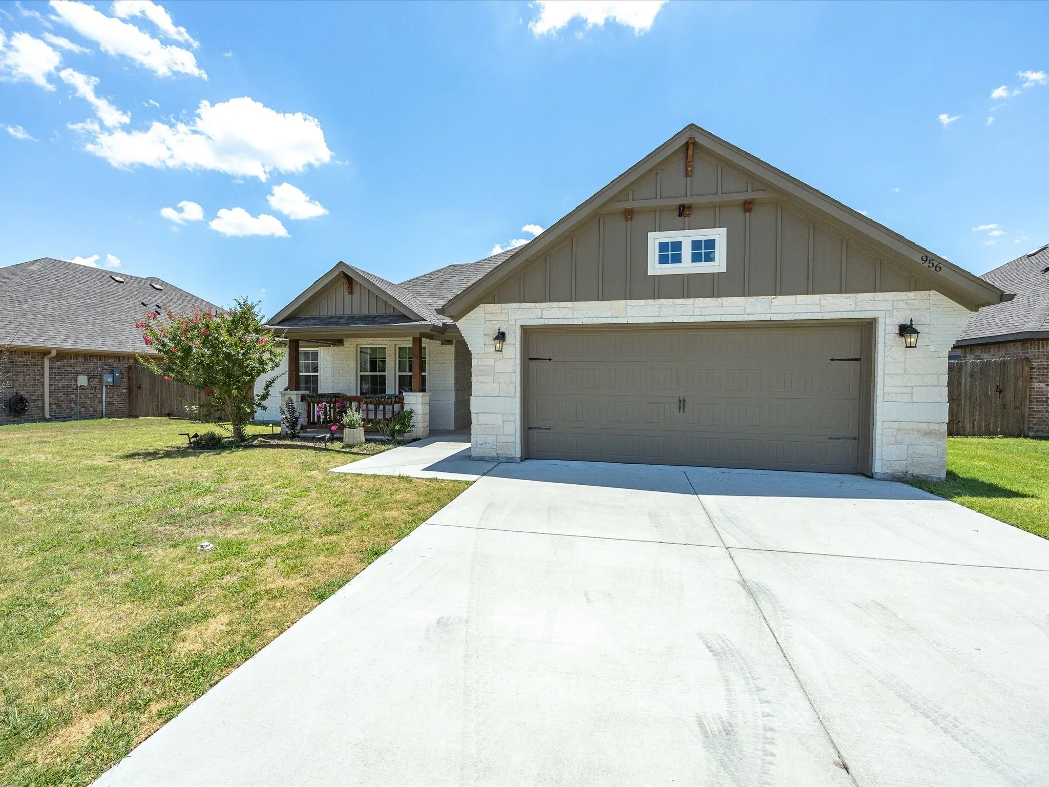Single Family Residence For Sale in Parker County , 956 Sam Street, Springtown, Texas 76082, 4 Bedroom, 2 Bathroom, 2 Garage spaces, 1,788 Sqft, built in 2022, mls#21326533, Real Estate Agent in Springtown, Homes For Sale in Parker county, Homes For Sale in Springtown, Realtor in Springtown Texas, Real Estate Brokerage Independent Realty Texas, Luminita Cordes Realtor