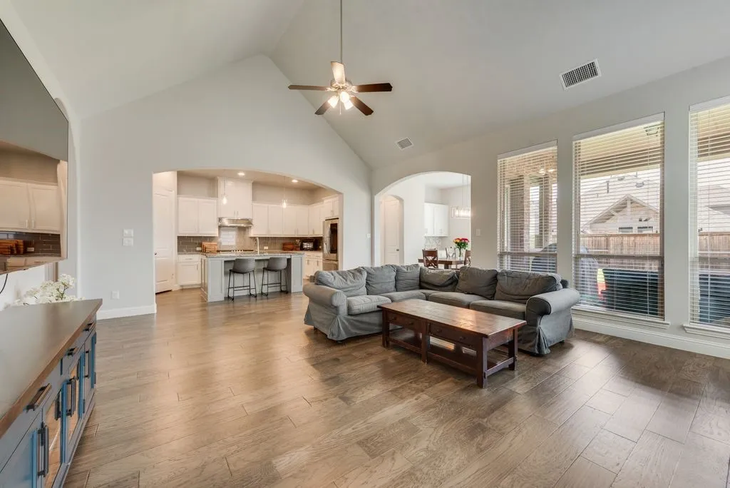 Single Family Residence For Rent in Denton County , 4771 Desert Willow Drive, Prosper, Texas 75078, 3 Bedroom, 3 Bathroom, 3 Garage spaces, 2,603 Sqft, built in 2019, mls#21327922, Real Estate Agent in Prosper, Homes For Rent in Denton county, Homes For Rent in Prosper, Realtor in Prosper Texas, Real Estate Brokerage Independent Realty Texas, Luminita Cordes Realtor