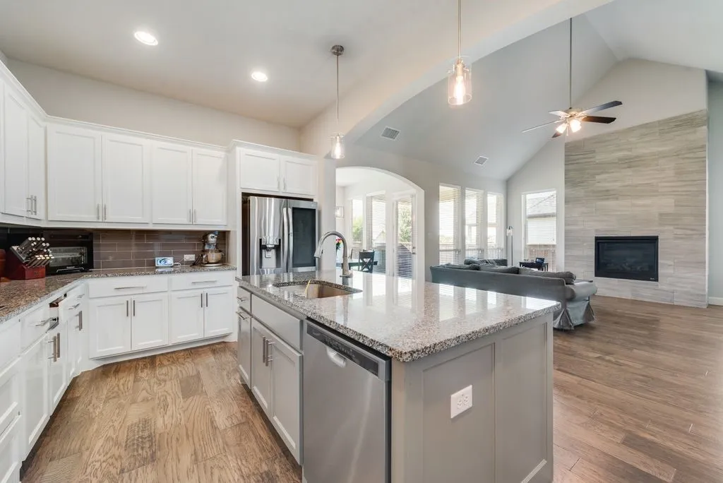 Single Family Residence For Rent in Denton County , 4771 Desert Willow Drive, Prosper, Texas 75078, 3 Bedroom, 3 Bathroom, 3 Garage spaces, 2,603 Sqft, built in 2019, mls#21327922, Real Estate Agent in Prosper, Homes For Rent in Denton county, Homes For Rent in Prosper, Realtor in Prosper Texas, Real Estate Brokerage Independent Realty Texas, Luminita Cordes Realtor