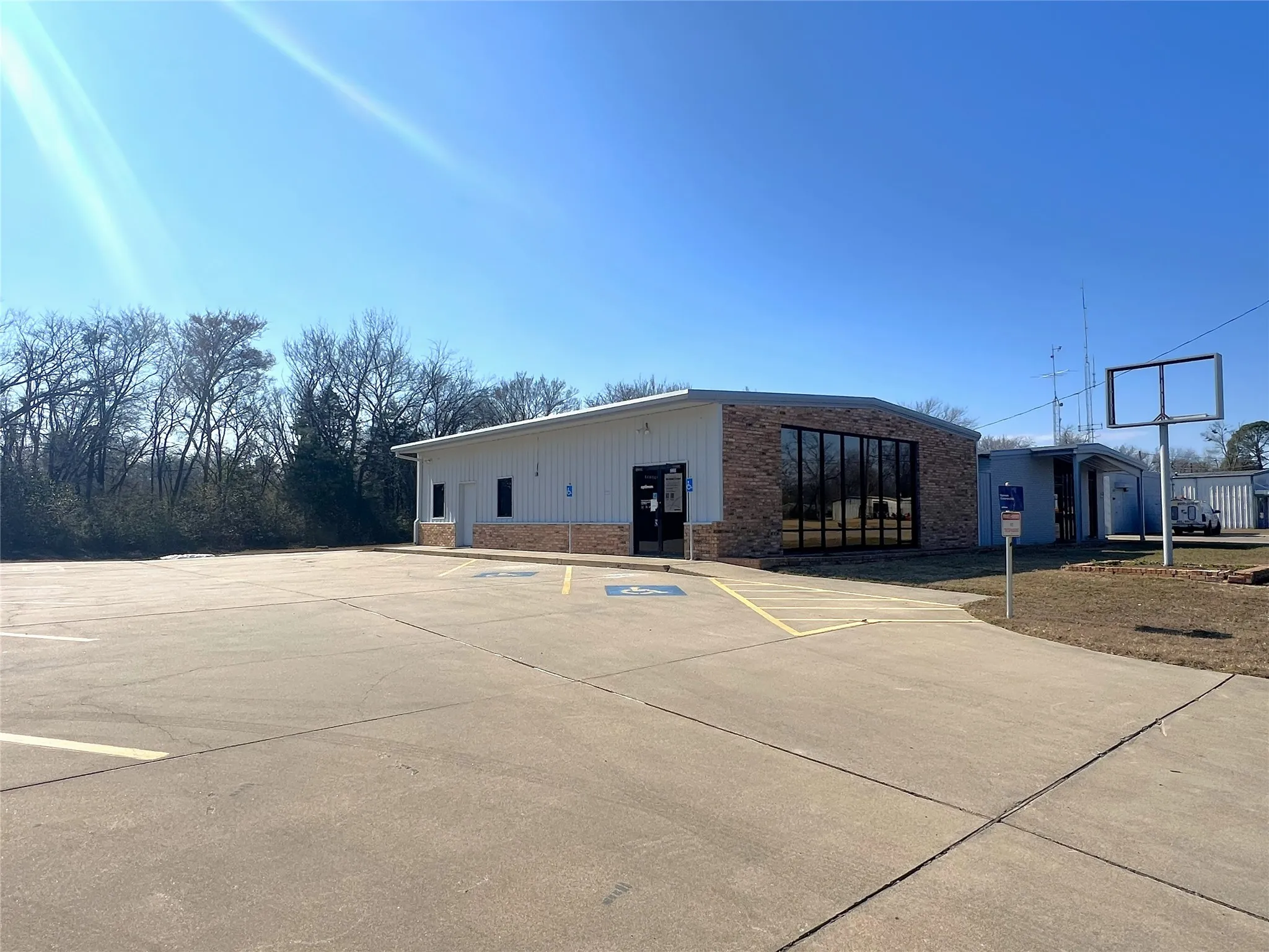 Office For Rent in Hopkins County , 216 Linda Drive, Sulphur Springs, Texas 75482, 0, 0, Garage spaces, 0 Sqft, built in 2001, Price $3,250, mls#21327587, Real Estate Agent in Sulphur Springs, Homes For Rent in Hopkins county, Homes For Rent in Sulphur Springs, Realtor in Sulphur Springs Texas, Real Estate Brokerage Independent Realty Texas, Luminita Cordes Realtor