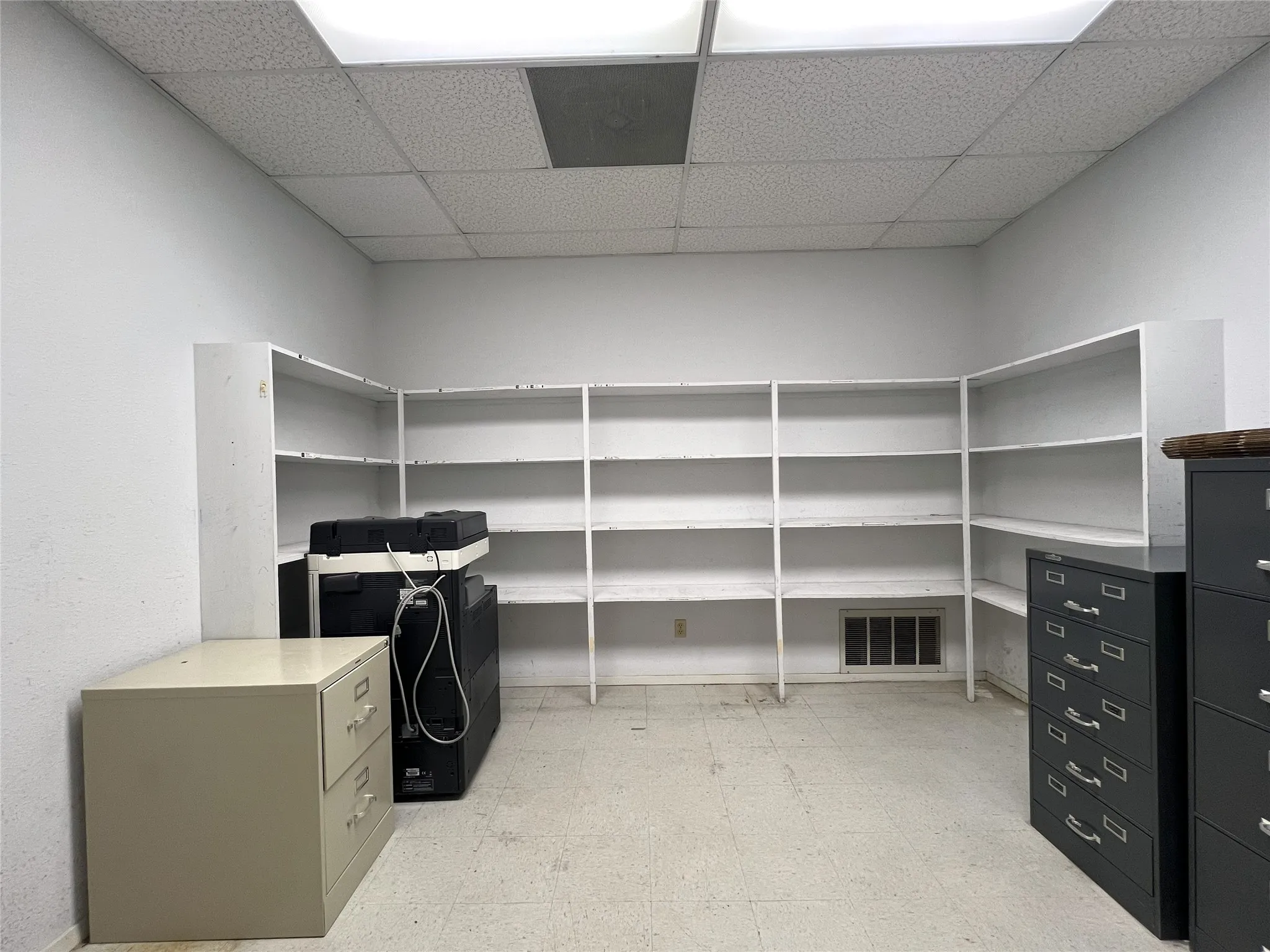 Office For Rent in Hopkins County , 216 Linda Drive, Sulphur Springs, Texas 75482, 0, 0, Garage spaces, 0 Sqft, built in 2001, Price $3,250, mls#21327587, Real Estate Agent in Sulphur Springs, Homes For Rent in Hopkins county, Homes For Rent in Sulphur Springs, Realtor in Sulphur Springs Texas, Real Estate Brokerage Independent Realty Texas, Luminita Cordes Realtor
