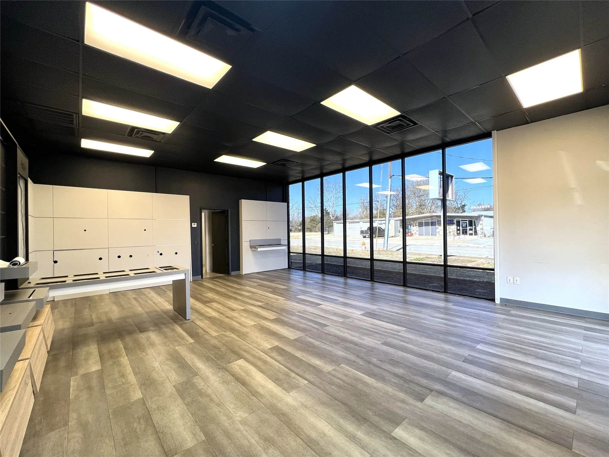 Office For Rent in Hopkins County , 216 Linda Drive, Sulphur Springs, Texas 75482, 0, 0, Garage spaces, 0 Sqft, built in 2001, Price $3,250, mls#21327587, Real Estate Agent in Sulphur Springs, Homes For Rent in Hopkins county, Homes For Rent in Sulphur Springs, Realtor in Sulphur Springs Texas, Real Estate Brokerage Independent Realty Texas, Luminita Cordes Realtor