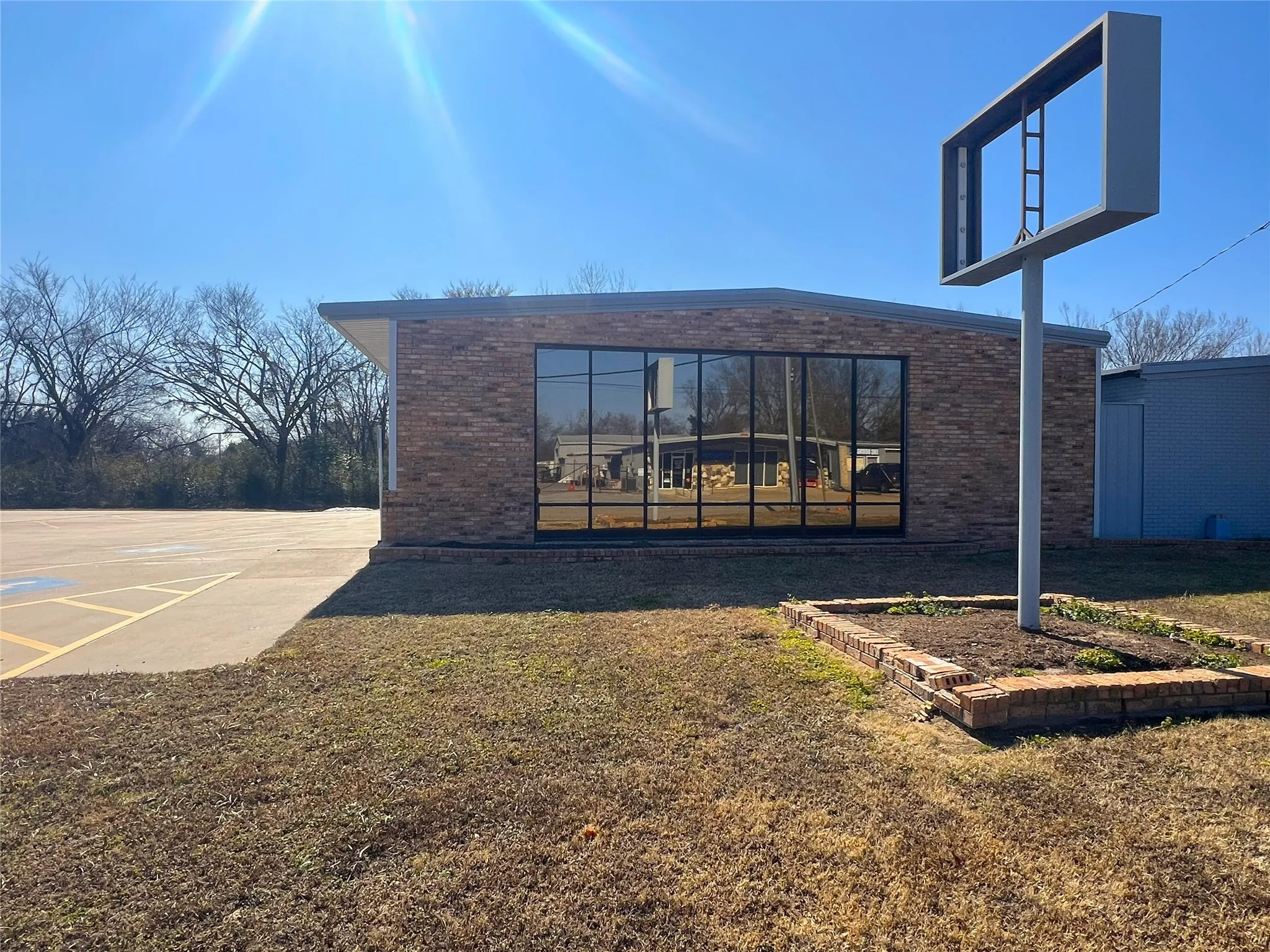 Office For Rent in Hopkins County , 216 Linda Drive, Sulphur Springs, Texas 75482, 0, 0, Garage spaces, 0 Sqft, built in 2001, Price $3,250, mls#21327587, Real Estate Agent in Sulphur Springs, Homes For Rent in Hopkins county, Homes For Rent in Sulphur Springs, Realtor in Sulphur Springs Texas, Real Estate Brokerage Independent Realty Texas, Luminita Cordes Realtor