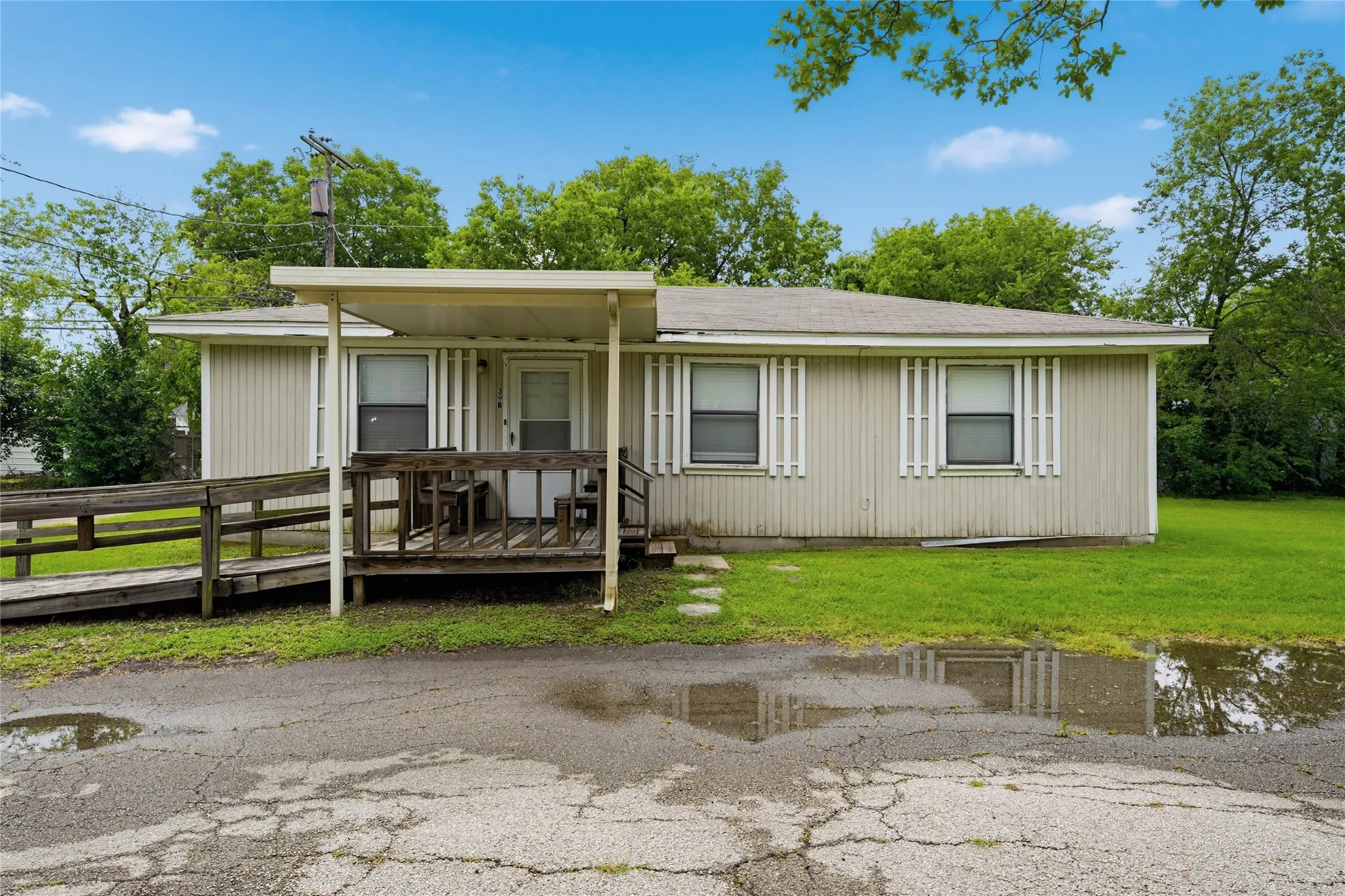 Multiple Parcels For Sale in Mc Lennan County , 2323 N 39th Street, Waco, Texas 76708, 5 Bedroom, 3 Bathroom, Garage spaces, 0 Sqft, built in 1946, mls#21326395, Real Estate Agent in Waco, Homes For Sale in Mc Lennan county, Homes For Sale in Waco, Realtor in Waco Texas, Real Estate Brokerage Independent Realty Texas, Luminita Cordes Realtor
