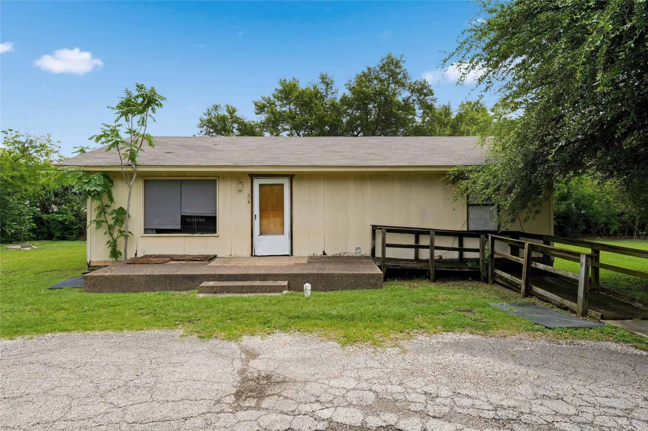 Multiple Parcels For Sale in Mc Lennan County , 2323 N 39th Street, Waco, Texas 76708, 5 Bedroom, 3 Bathroom, Garage spaces, 0 Sqft, built in 1946, mls#21326395, Real Estate Agent in Waco, Homes For Sale in Mc Lennan county, Homes For Sale in Waco, Realtor in Waco Texas, Real Estate Brokerage Independent Realty Texas, Luminita Cordes Realtor