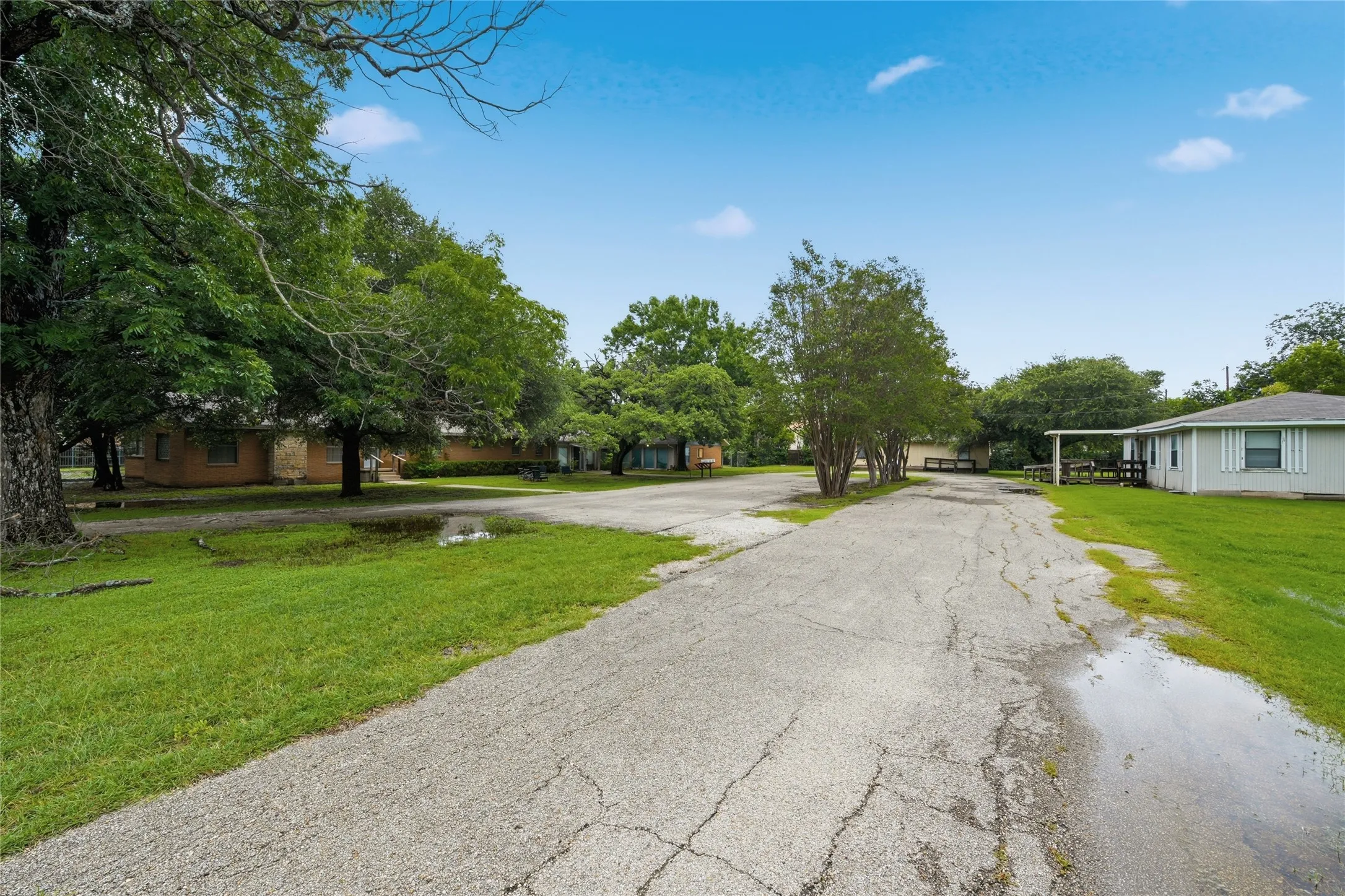 Multiple Parcels For Sale in Mc Lennan County , 2323 N 39th Street, Waco, Texas 76708, 5 Bedroom, 3 Bathroom, Garage spaces, 0 Sqft, built in 1946, mls#21326395, Real Estate Agent in Waco, Homes For Sale in Mc Lennan county, Homes For Sale in Waco, Realtor in Waco Texas, Real Estate Brokerage Independent Realty Texas, Luminita Cordes Realtor