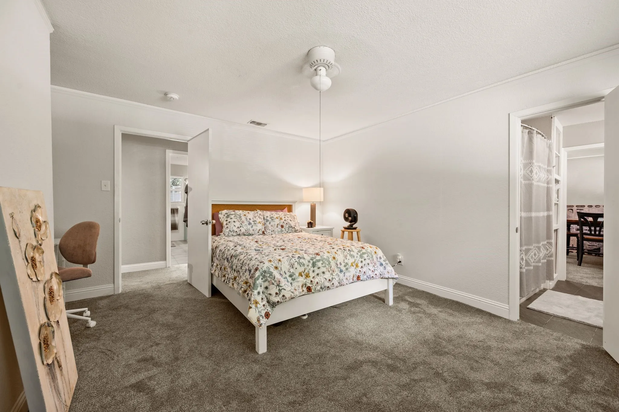 Single Family Residence For Sale in Tarrant County , 4104 Linkwood Drive, Euless, Texas 76040, 4 Bedroom, 3 Bathroom, 2 Garage spaces, 2,680 Sqft, built in 1963, mls#21327949, Real Estate Agent in Euless, Homes For Sale in Tarrant county, Homes For Sale in Euless, Realtor in Euless Texas, Real Estate Brokerage Independent Realty Texas, Luminita Cordes Realtor
