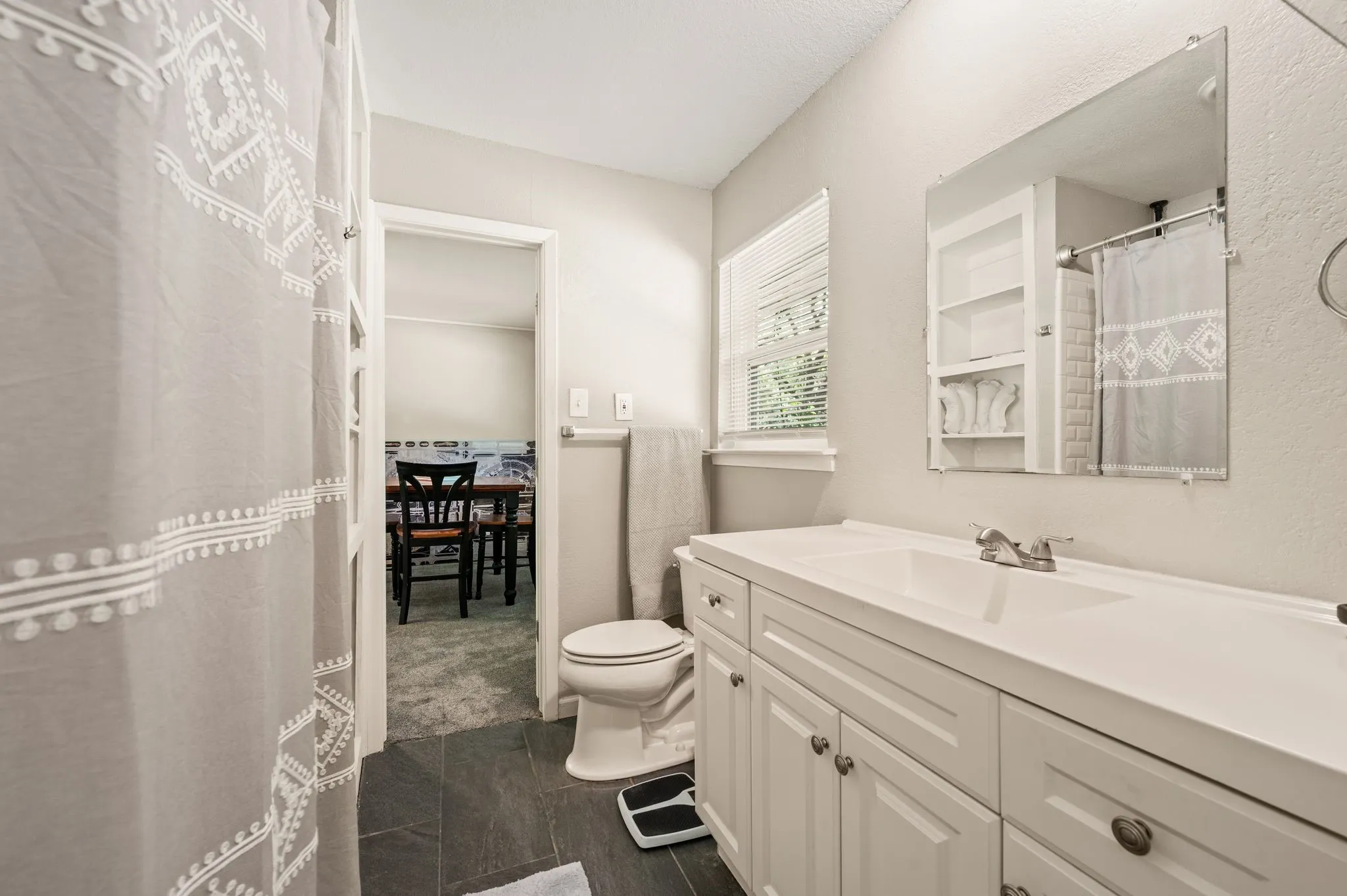 Single Family Residence For Sale in Tarrant County , 4104 Linkwood Drive, Euless, Texas 76040, 4 Bedroom, 3 Bathroom, 2 Garage spaces, 2,680 Sqft, built in 1963, mls#21327949, Real Estate Agent in Euless, Homes For Sale in Tarrant county, Homes For Sale in Euless, Realtor in Euless Texas, Real Estate Brokerage Independent Realty Texas, Luminita Cordes Realtor
