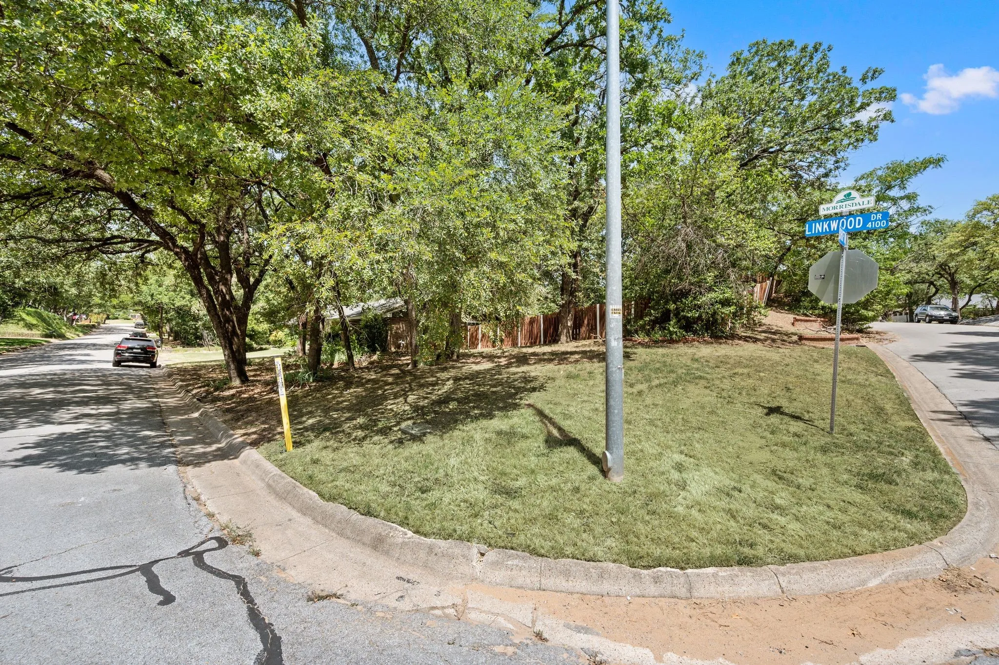 Single Family Residence For Sale in Tarrant County , 4104 Linkwood Drive, Euless, Texas 76040, 4 Bedroom, 3 Bathroom, 2 Garage spaces, 2,680 Sqft, built in 1963, mls#21327949, Real Estate Agent in Euless, Homes For Sale in Tarrant county, Homes For Sale in Euless, Realtor in Euless Texas, Real Estate Brokerage Independent Realty Texas, Luminita Cordes Realtor