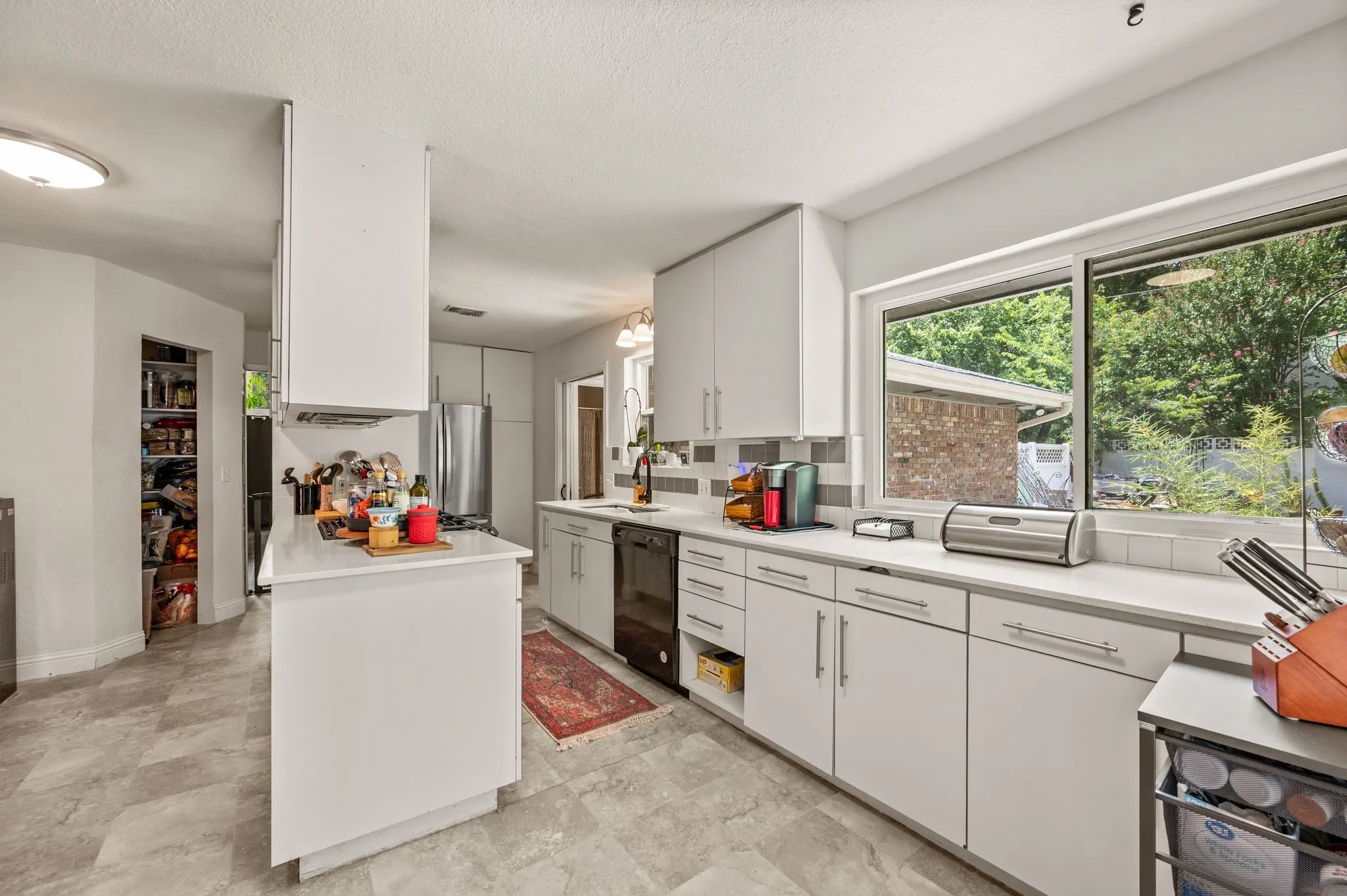 Single Family Residence For Sale in Tarrant County , 4104 Linkwood Drive, Euless, Texas 76040, 4 Bedroom, 3 Bathroom, 2 Garage spaces, 2,680 Sqft, built in 1963, mls#21327949, Real Estate Agent in Euless, Homes For Sale in Tarrant county, Homes For Sale in Euless, Realtor in Euless Texas, Real Estate Brokerage Independent Realty Texas, Luminita Cordes Realtor
