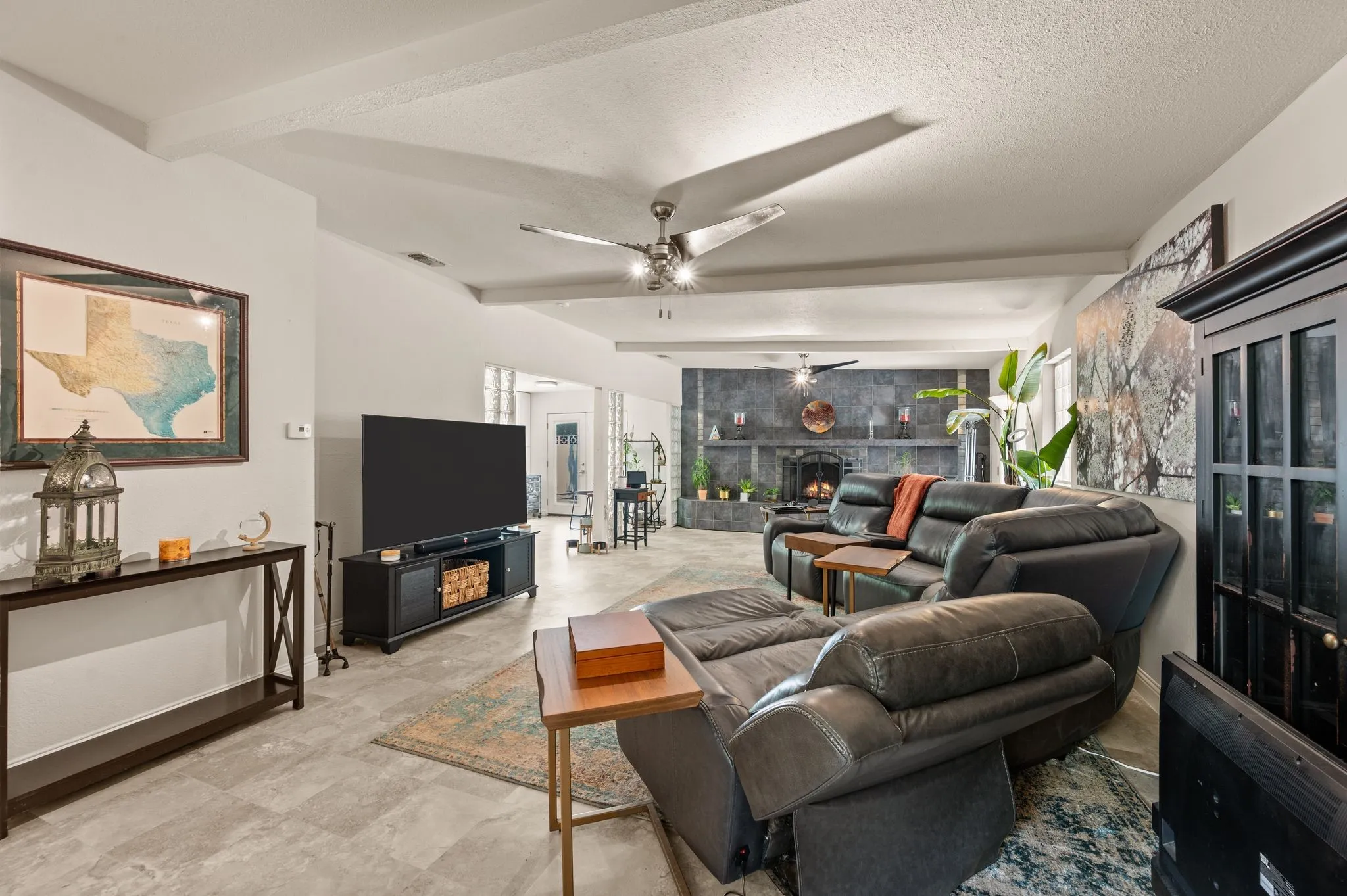 Single Family Residence For Sale in Tarrant County , 4104 Linkwood Drive, Euless, Texas 76040, 4 Bedroom, 3 Bathroom, 2 Garage spaces, 2,680 Sqft, built in 1963, mls#21327949, Real Estate Agent in Euless, Homes For Sale in Tarrant county, Homes For Sale in Euless, Realtor in Euless Texas, Real Estate Brokerage Independent Realty Texas, Luminita Cordes Realtor