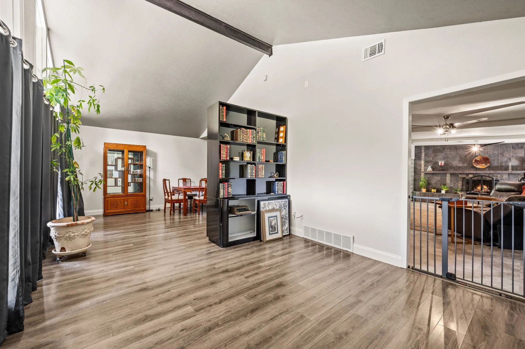 Single Family Residence For Sale in Tarrant County , 4104 Linkwood Drive, Euless, Texas 76040, 4 Bedroom, 3 Bathroom, 2 Garage spaces, 2,680 Sqft, built in 1963, mls#21327949, Real Estate Agent in Euless, Homes For Sale in Tarrant county, Homes For Sale in Euless, Realtor in Euless Texas, Real Estate Brokerage Independent Realty Texas, Luminita Cordes Realtor