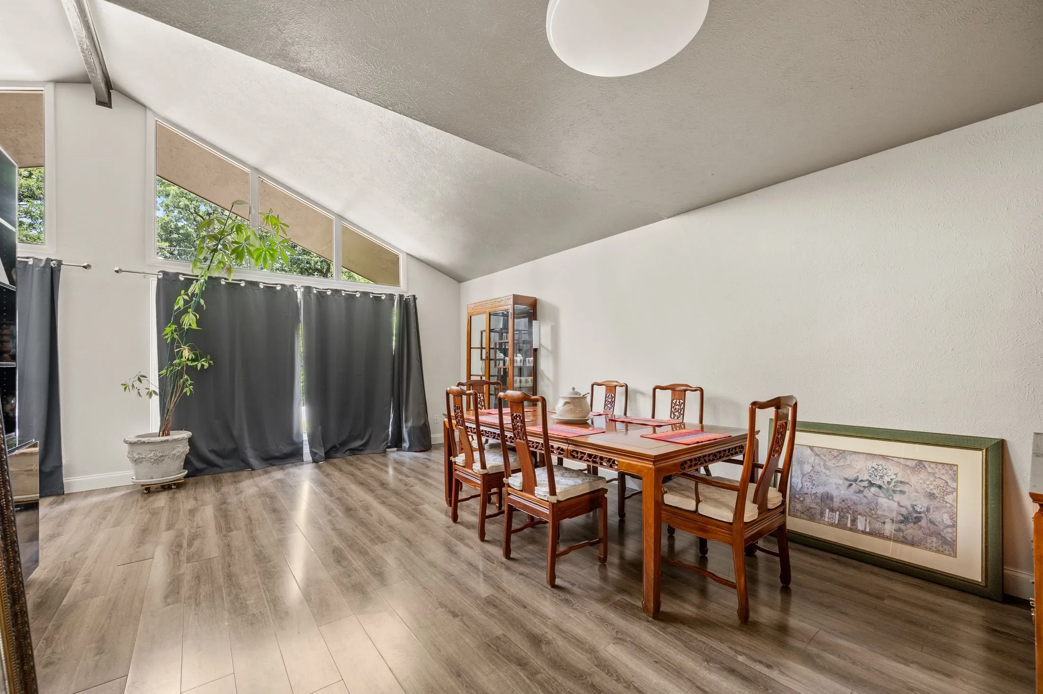 Single Family Residence For Sale in Tarrant County , 4104 Linkwood Drive, Euless, Texas 76040, 4 Bedroom, 3 Bathroom, 2 Garage spaces, 2,680 Sqft, built in 1963, mls#21327949, Real Estate Agent in Euless, Homes For Sale in Tarrant county, Homes For Sale in Euless, Realtor in Euless Texas, Real Estate Brokerage Independent Realty Texas, Luminita Cordes Realtor