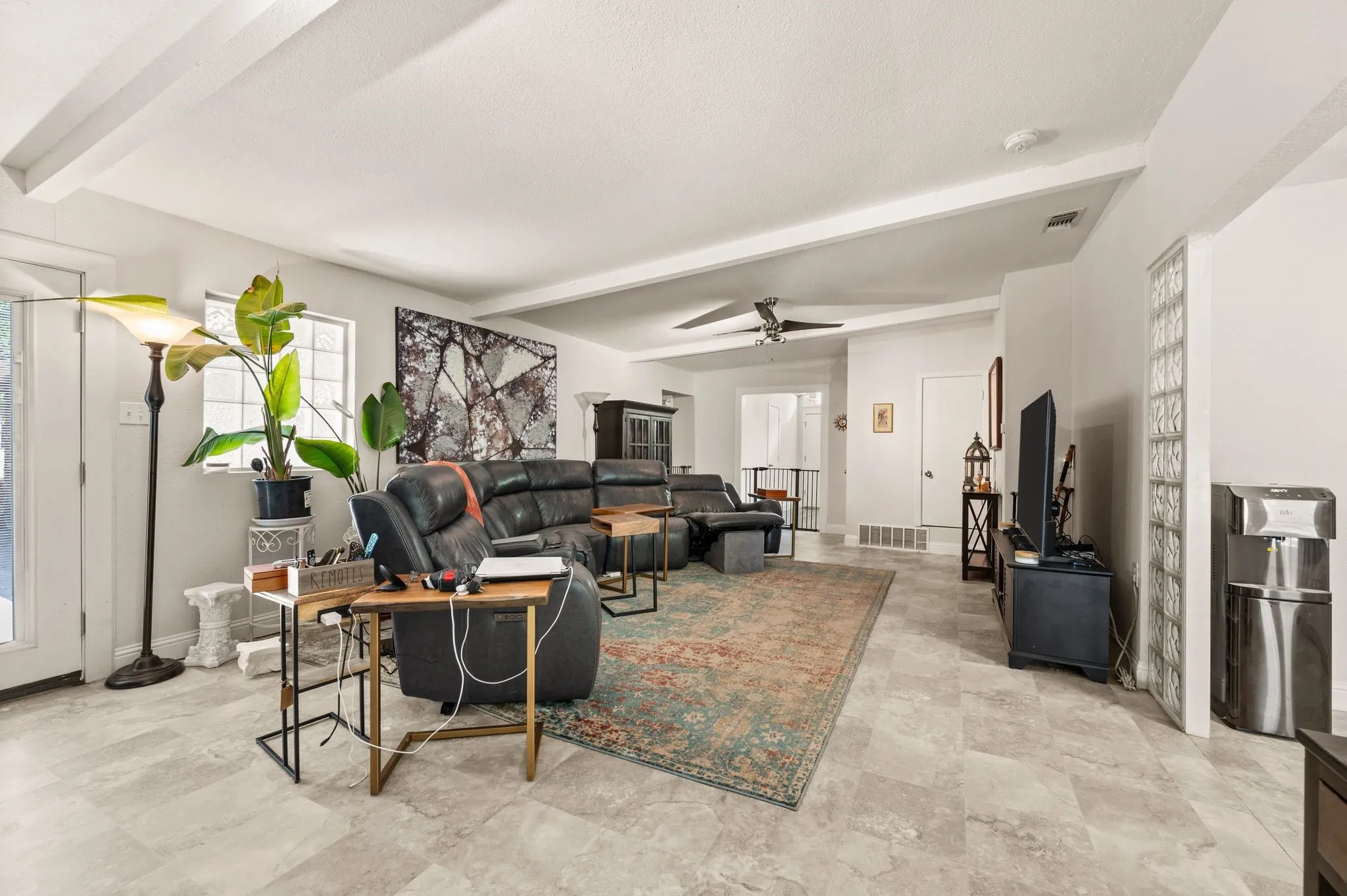 Single Family Residence For Sale in Tarrant County , 4104 Linkwood Drive, Euless, Texas 76040, 4 Bedroom, 3 Bathroom, 2 Garage spaces, 2,680 Sqft, built in 1963, mls#21327949, Real Estate Agent in Euless, Homes For Sale in Tarrant county, Homes For Sale in Euless, Realtor in Euless Texas, Real Estate Brokerage Independent Realty Texas, Luminita Cordes Realtor