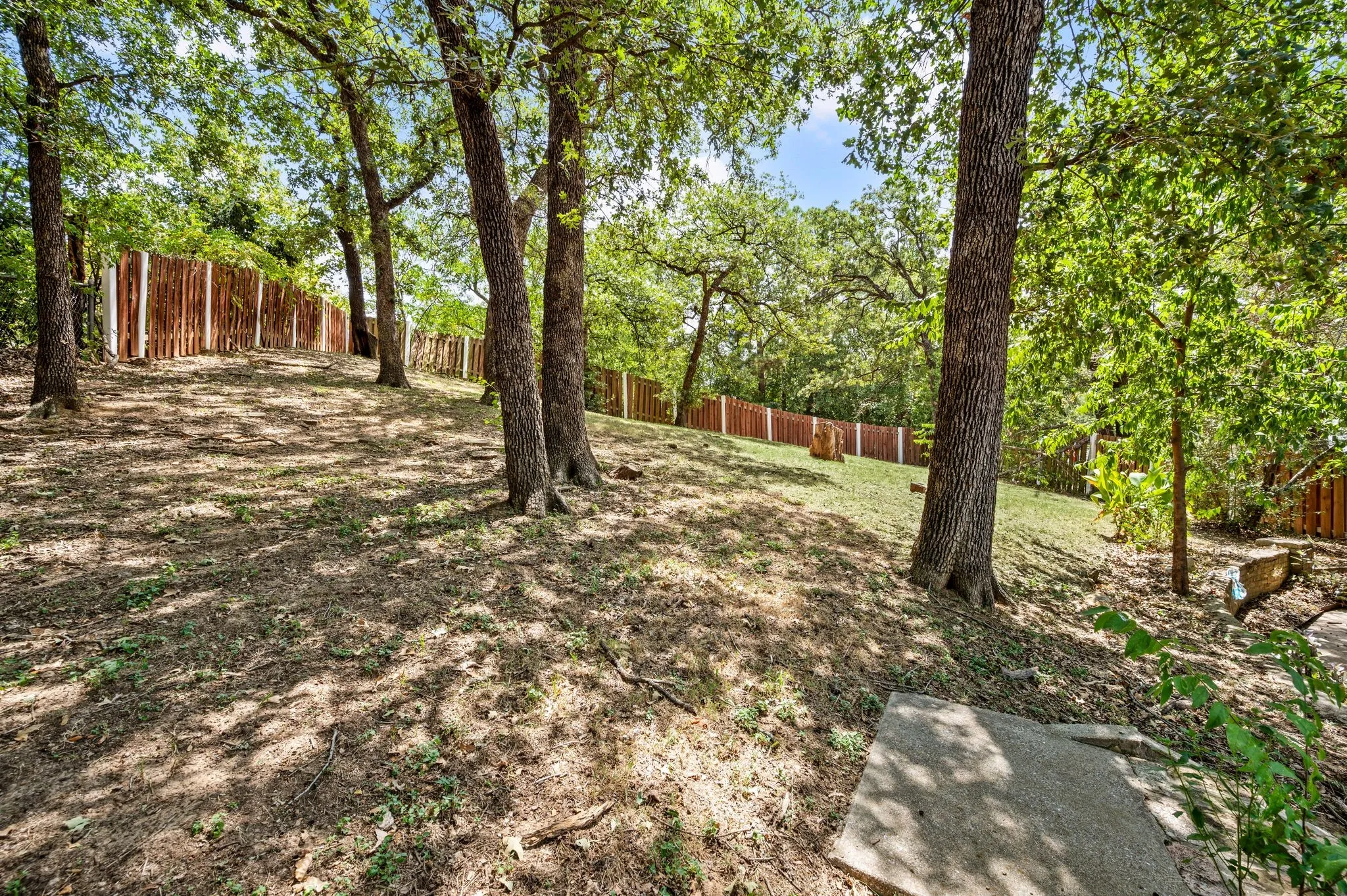 Single Family Residence For Sale in Tarrant County , 4104 Linkwood Drive, Euless, Texas 76040, 4 Bedroom, 3 Bathroom, 2 Garage spaces, 2,680 Sqft, built in 1963, mls#21327949, Real Estate Agent in Euless, Homes For Sale in Tarrant county, Homes For Sale in Euless, Realtor in Euless Texas, Real Estate Brokerage Independent Realty Texas, Luminita Cordes Realtor