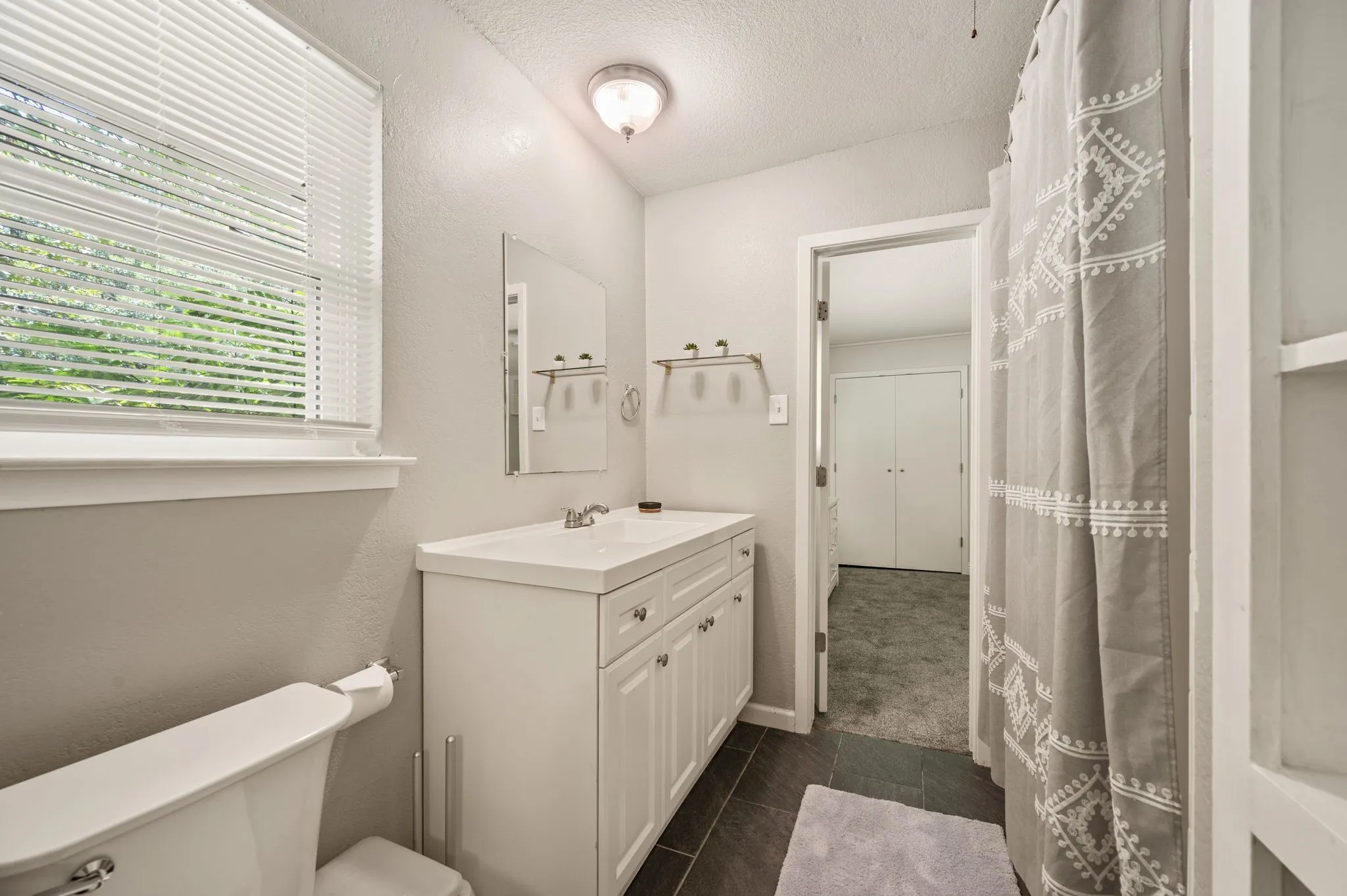Single Family Residence For Sale in Tarrant County , 4104 Linkwood Drive, Euless, Texas 76040, 4 Bedroom, 3 Bathroom, 2 Garage spaces, 2,680 Sqft, built in 1963, mls#21327949, Real Estate Agent in Euless, Homes For Sale in Tarrant county, Homes For Sale in Euless, Realtor in Euless Texas, Real Estate Brokerage Independent Realty Texas, Luminita Cordes Realtor