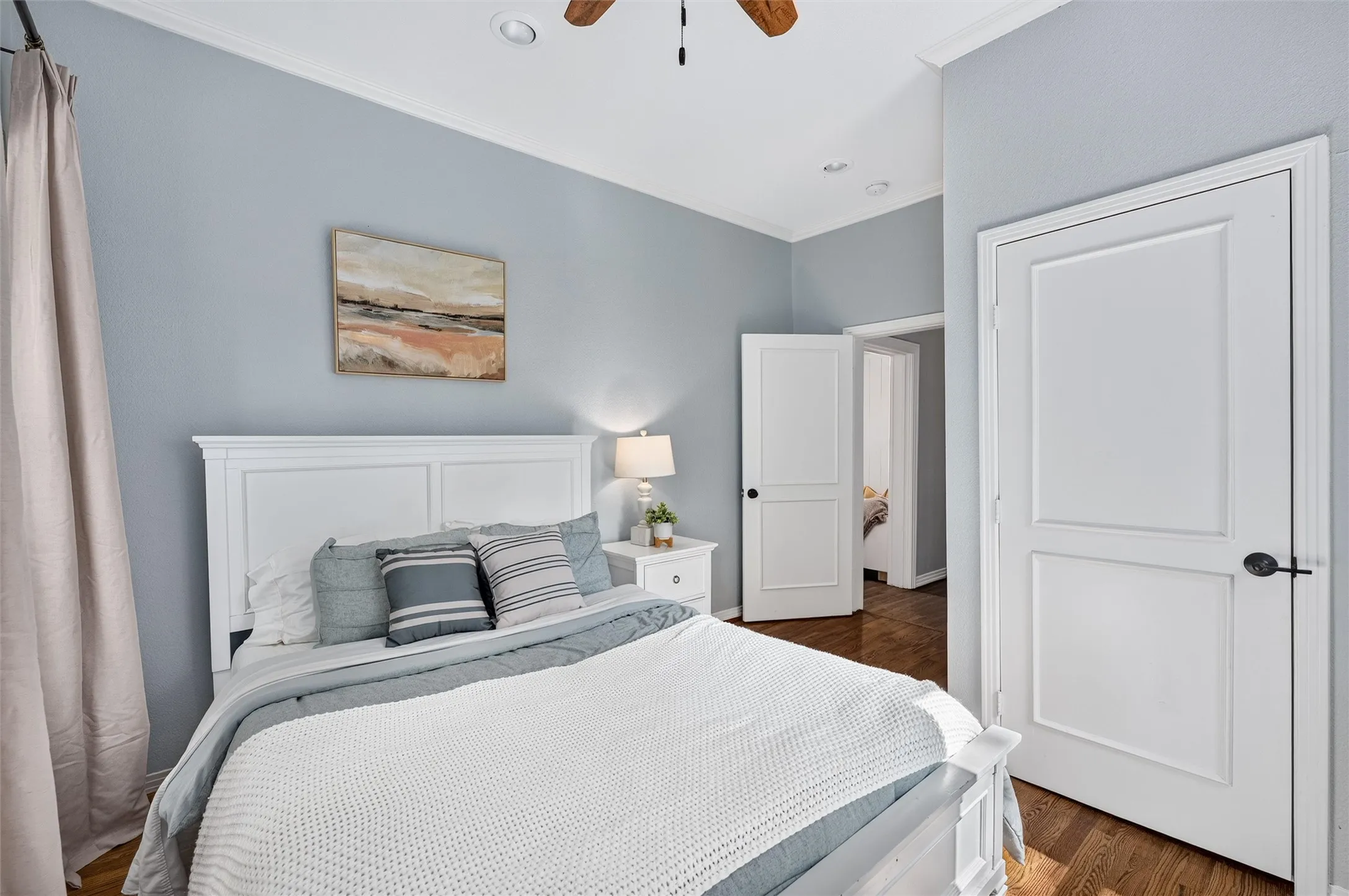 Single Family Residence For Sale in Collin County , 704 N College Street, Mc Kinney, Texas 75069, 4 Bedroom, 2 Bathroom, Garage spaces, 2,101 Sqft, built in 1925, mls#21325922, Real Estate Agent in Mc Kinney, Homes For Sale in Collin county, Homes For Sale in Mc Kinney, Realtor in Mc Kinney Texas, Real Estate Brokerage Independent Realty Texas, Luminita Cordes Realtor