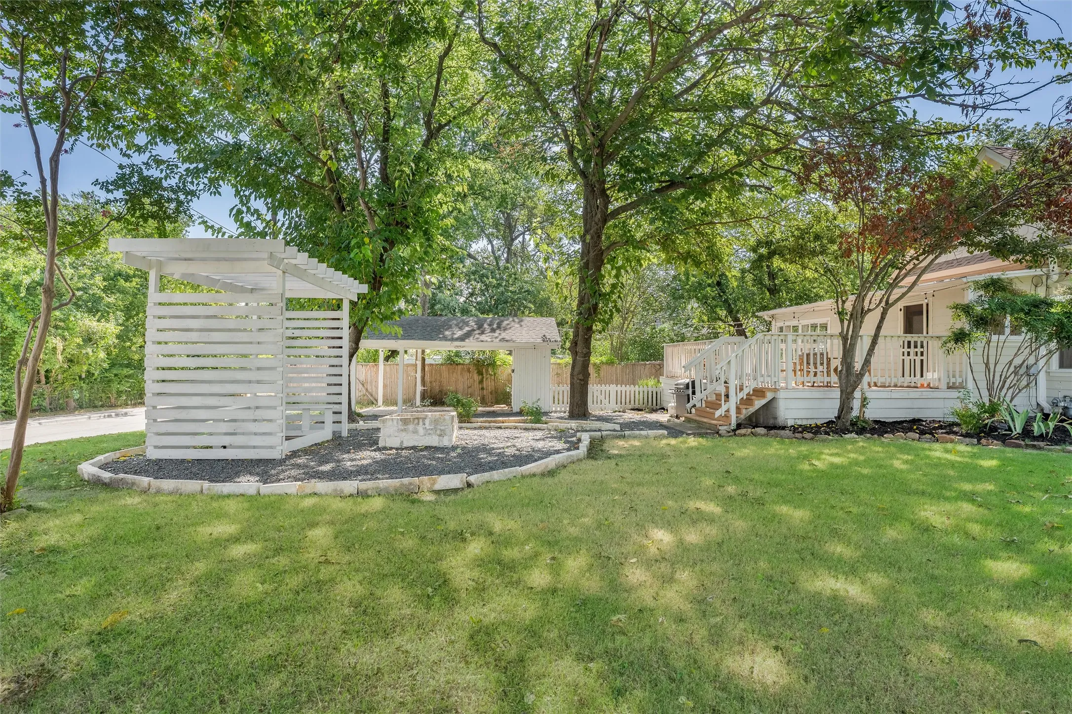 Single Family Residence For Sale in Collin County , 704 N College Street, Mc Kinney, Texas 75069, 4 Bedroom, 2 Bathroom, Garage spaces, 2,101 Sqft, built in 1925, mls#21325922, Real Estate Agent in Mc Kinney, Homes For Sale in Collin county, Homes For Sale in Mc Kinney, Realtor in Mc Kinney Texas, Real Estate Brokerage Independent Realty Texas, Luminita Cordes Realtor
