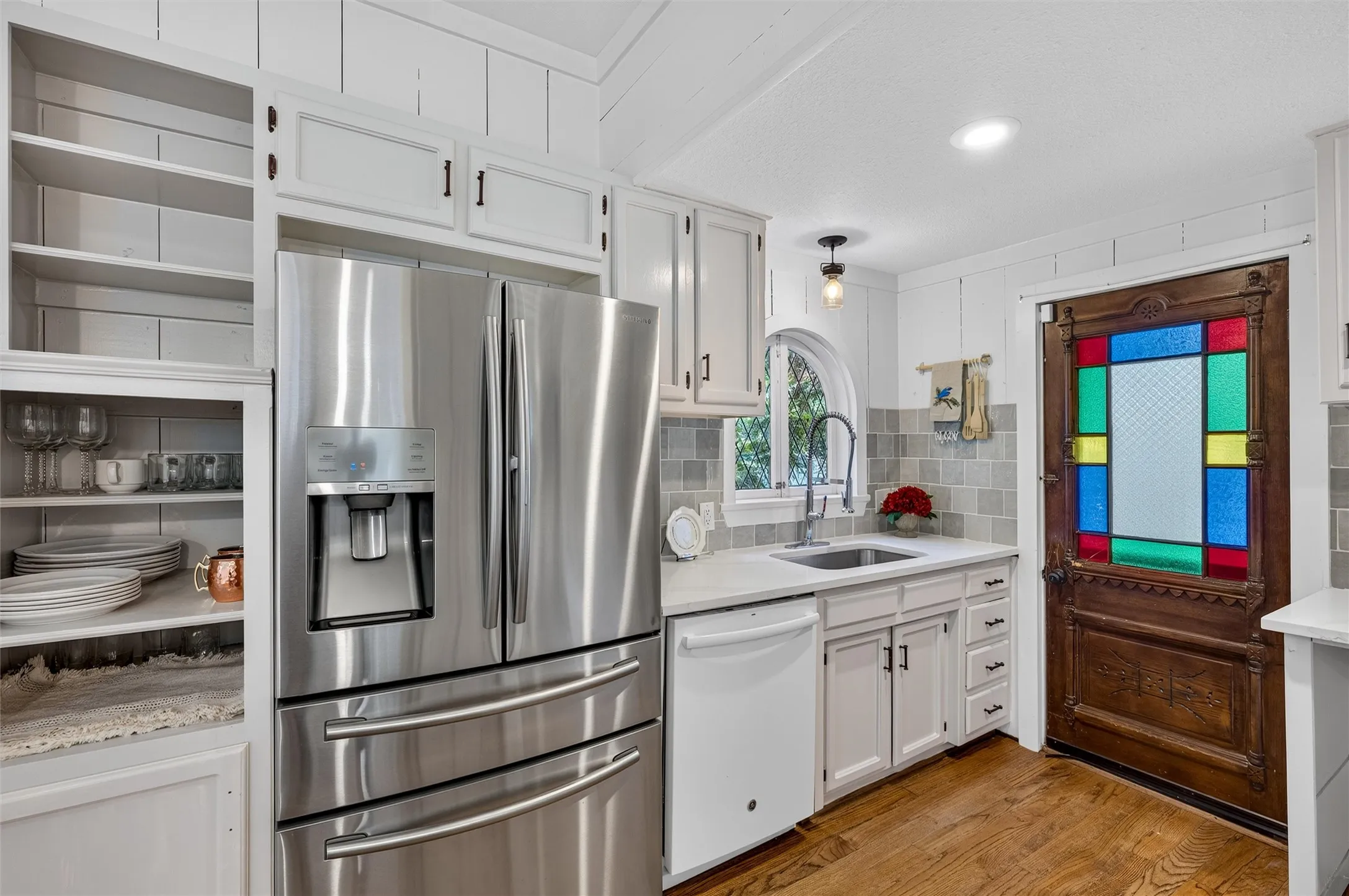 Single Family Residence For Sale in Collin County , 704 N College Street, Mc Kinney, Texas 75069, 4 Bedroom, 2 Bathroom, Garage spaces, 2,101 Sqft, built in 1925, mls#21325922, Real Estate Agent in Mc Kinney, Homes For Sale in Collin county, Homes For Sale in Mc Kinney, Realtor in Mc Kinney Texas, Real Estate Brokerage Independent Realty Texas, Luminita Cordes Realtor