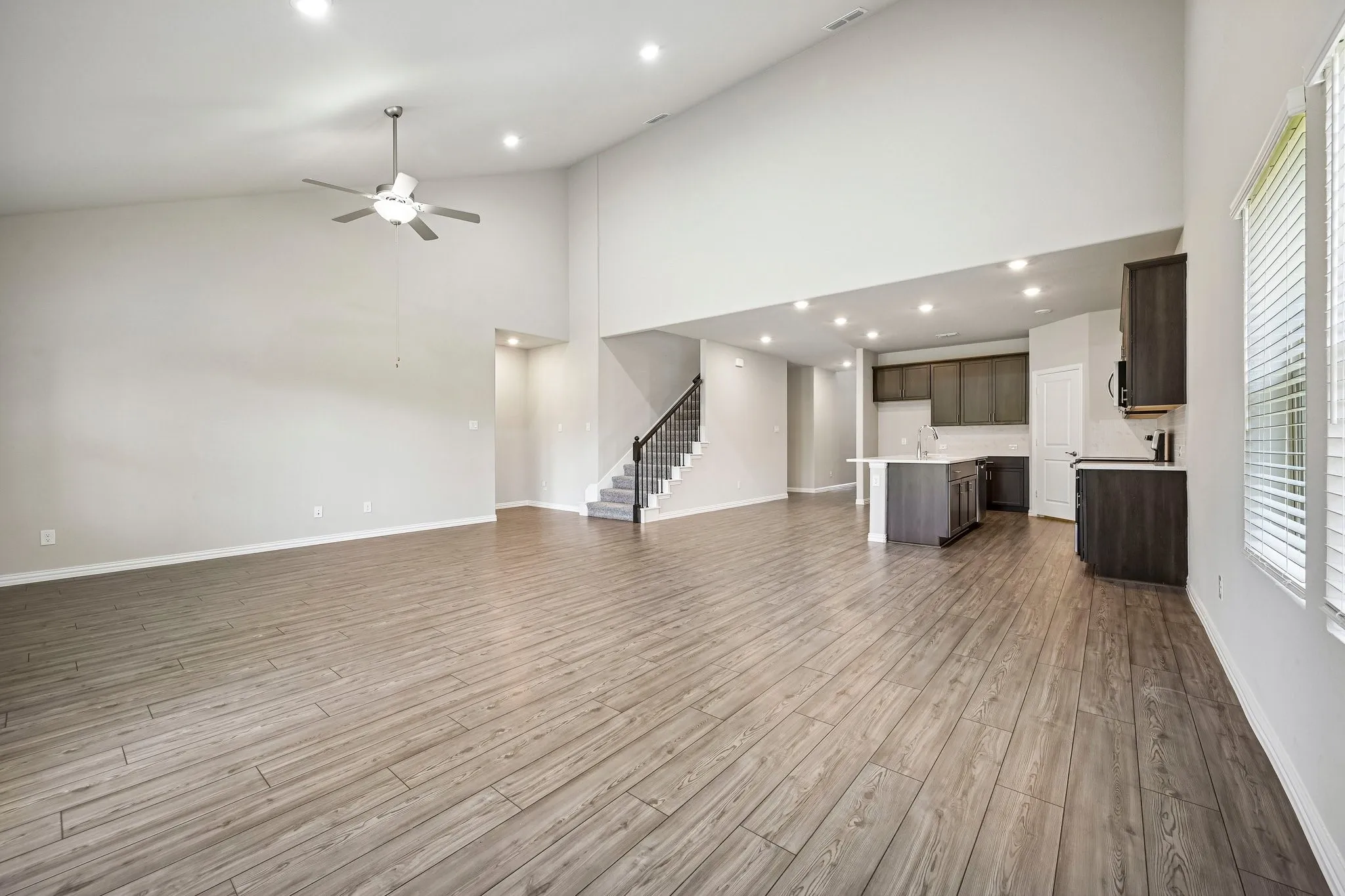 Single Family Residence For Sale in Collin County , 209 Rocky Road, Melissa, Texas 75454, 5 Bedroom, 3 Bathroom, 2 Garage spaces, 3,015 Sqft, built in 2023, mls#21319509, Real Estate Agent in Melissa, Homes For Sale in Collin county, Homes For Sale in Melissa, Realtor in Melissa Texas, Real Estate Brokerage Independent Realty Texas, Luminita Cordes Realtor