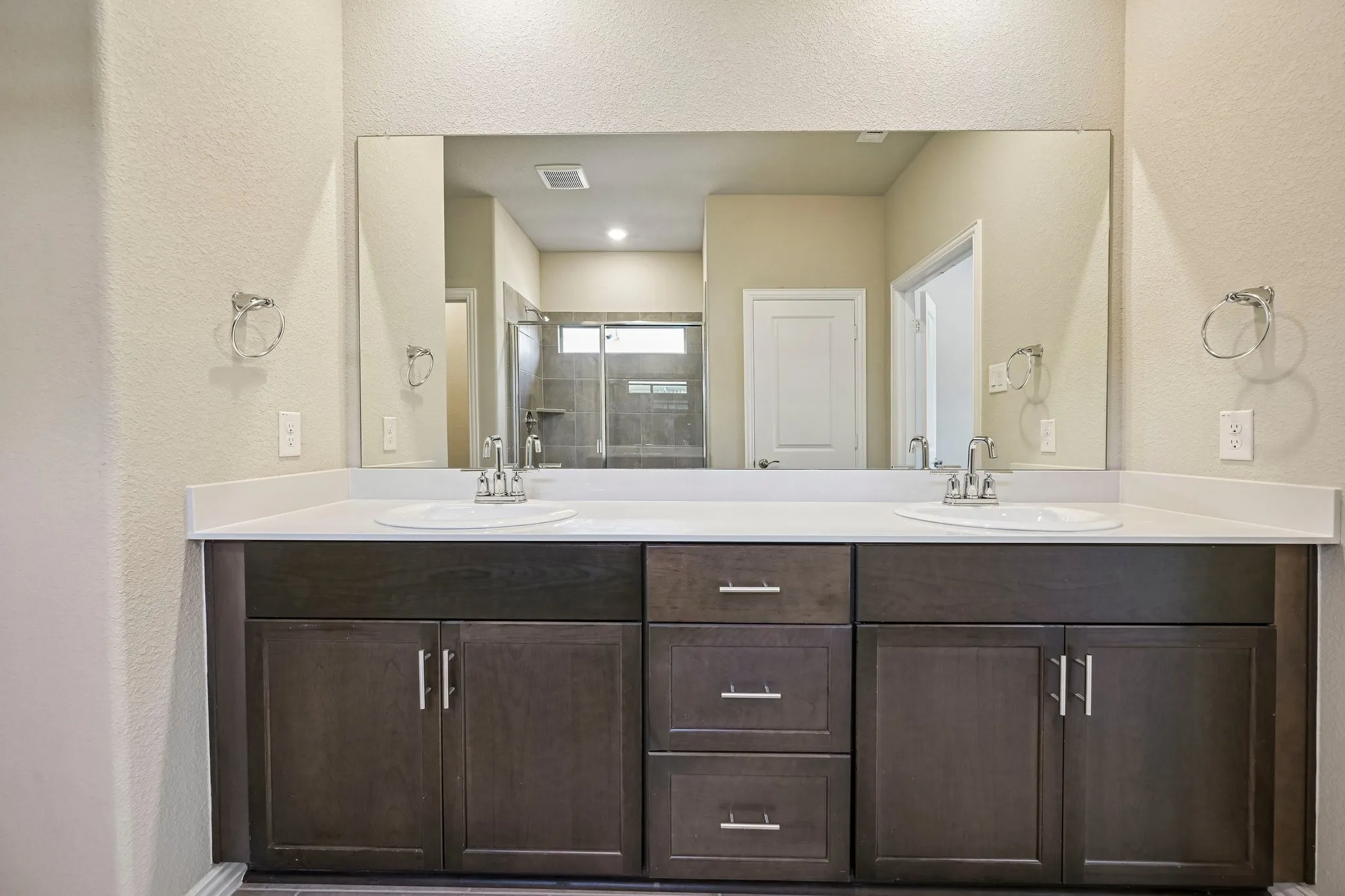 Single Family Residence For Sale in Collin County , 209 Rocky Road, Melissa, Texas 75454, 5 Bedroom, 3 Bathroom, 2 Garage spaces, 3,015 Sqft, built in 2023, mls#21319509, Real Estate Agent in Melissa, Homes For Sale in Collin county, Homes For Sale in Melissa, Realtor in Melissa Texas, Real Estate Brokerage Independent Realty Texas, Luminita Cordes Realtor