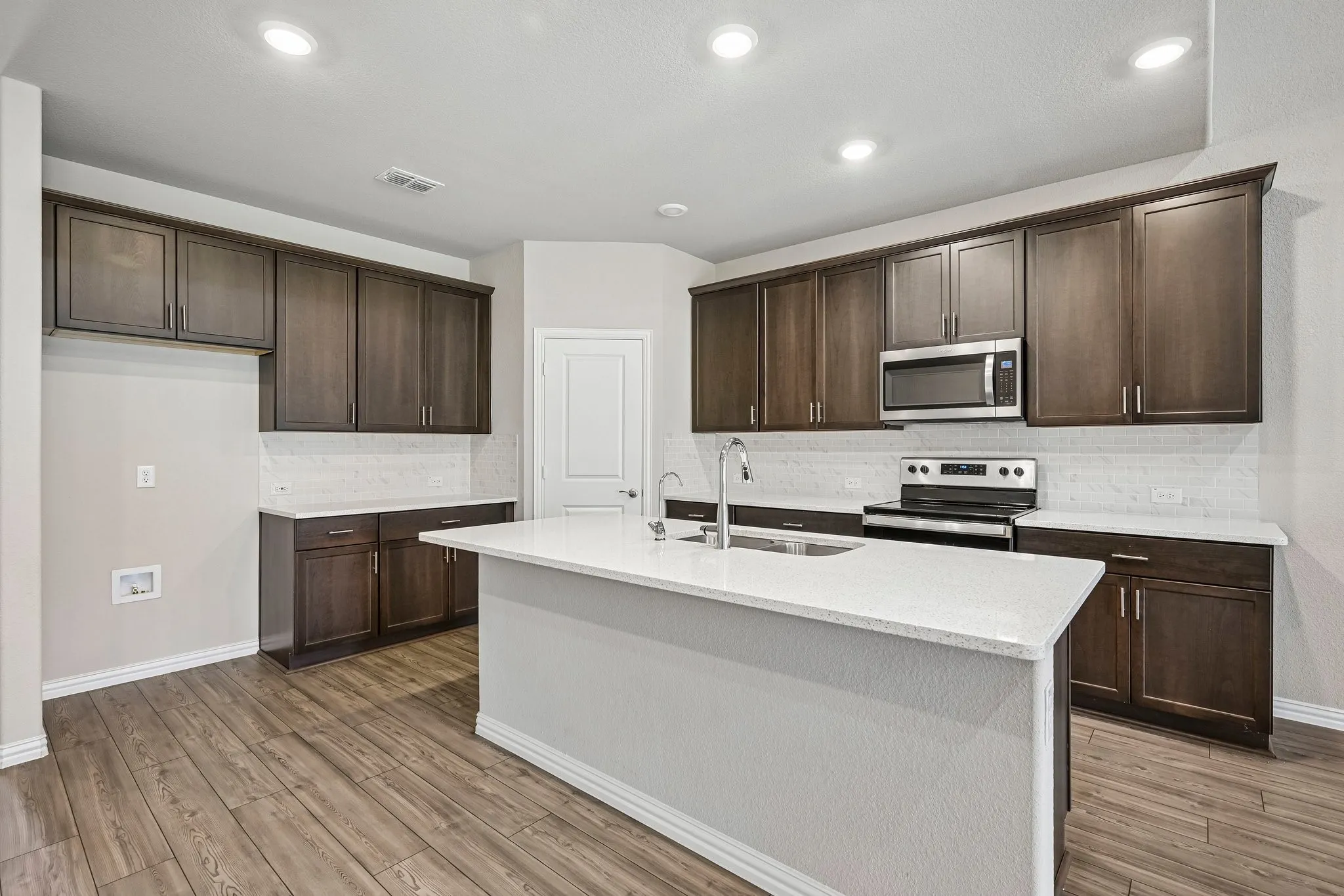 Single Family Residence For Sale in Collin County , 209 Rocky Road, Melissa, Texas 75454, 5 Bedroom, 3 Bathroom, 2 Garage spaces, 3,015 Sqft, built in 2023, mls#21319509, Real Estate Agent in Melissa, Homes For Sale in Collin county, Homes For Sale in Melissa, Realtor in Melissa Texas, Real Estate Brokerage Independent Realty Texas, Luminita Cordes Realtor