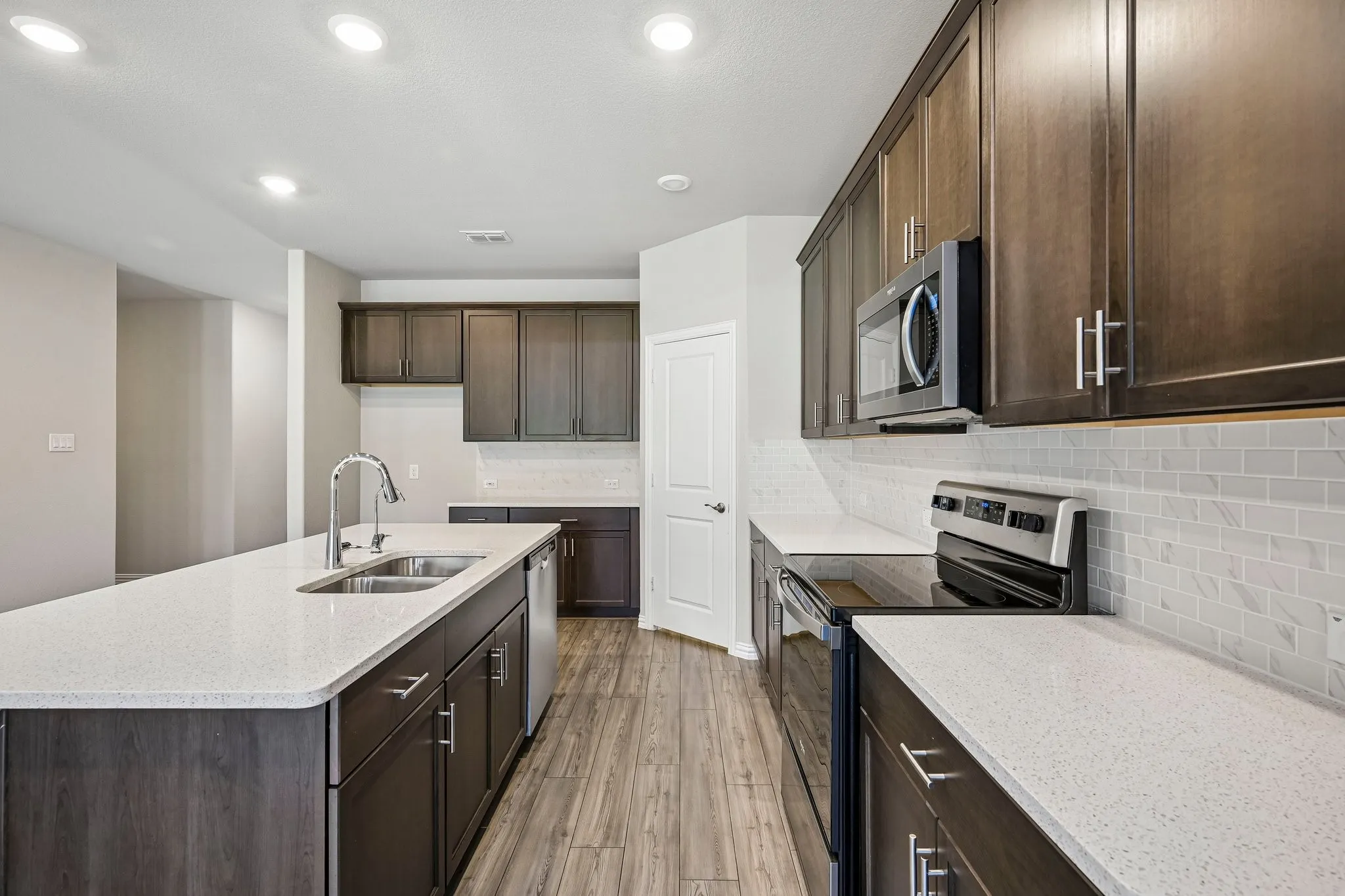 Single Family Residence For Sale in Collin County , 209 Rocky Road, Melissa, Texas 75454, 5 Bedroom, 3 Bathroom, 2 Garage spaces, 3,015 Sqft, built in 2023, mls#21319509, Real Estate Agent in Melissa, Homes For Sale in Collin county, Homes For Sale in Melissa, Realtor in Melissa Texas, Real Estate Brokerage Independent Realty Texas, Luminita Cordes Realtor
