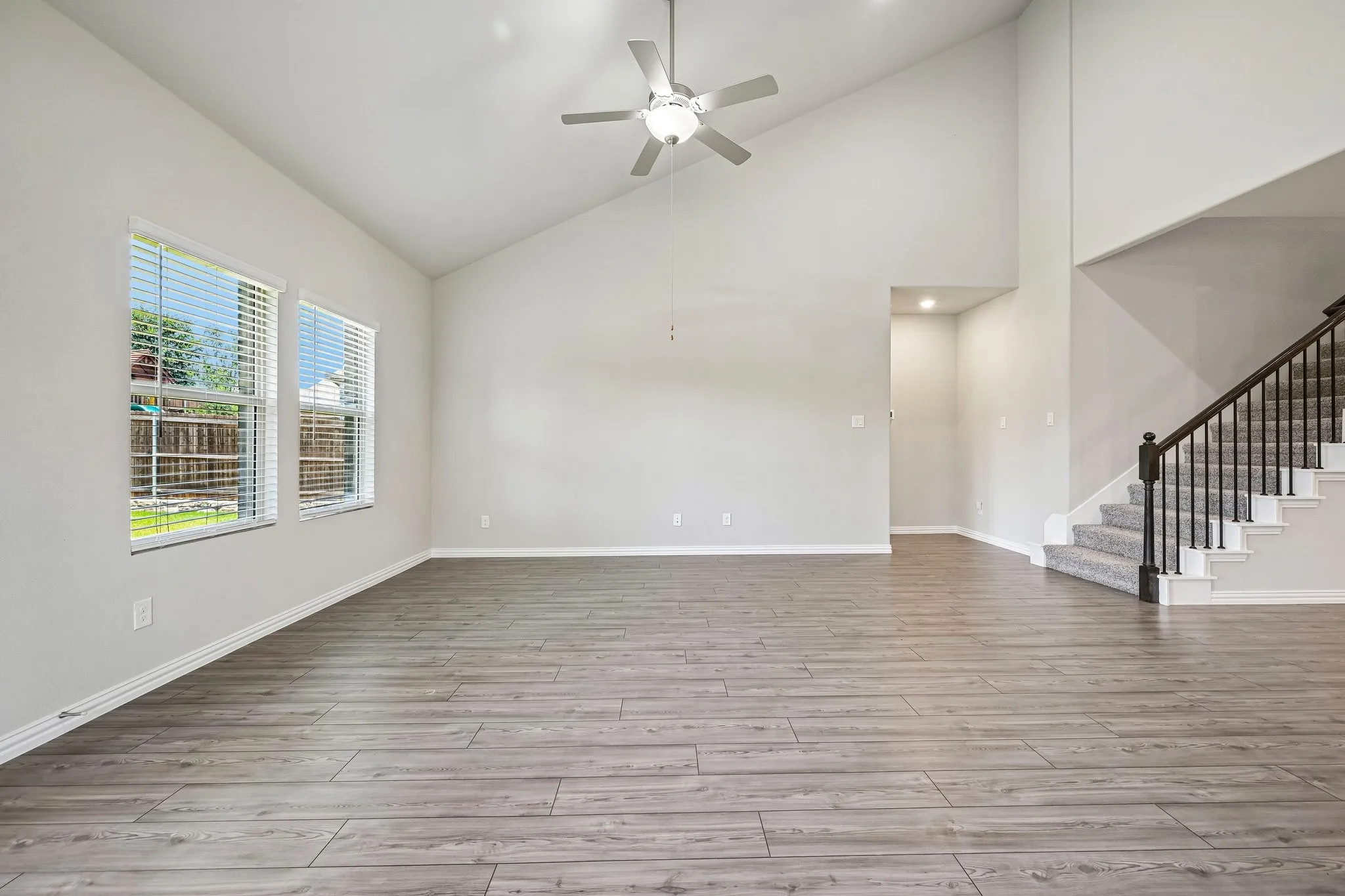 Single Family Residence For Sale in Collin County , 209 Rocky Road, Melissa, Texas 75454, 5 Bedroom, 3 Bathroom, 2 Garage spaces, 3,015 Sqft, built in 2023, mls#21319509, Real Estate Agent in Melissa, Homes For Sale in Collin county, Homes For Sale in Melissa, Realtor in Melissa Texas, Real Estate Brokerage Independent Realty Texas, Luminita Cordes Realtor