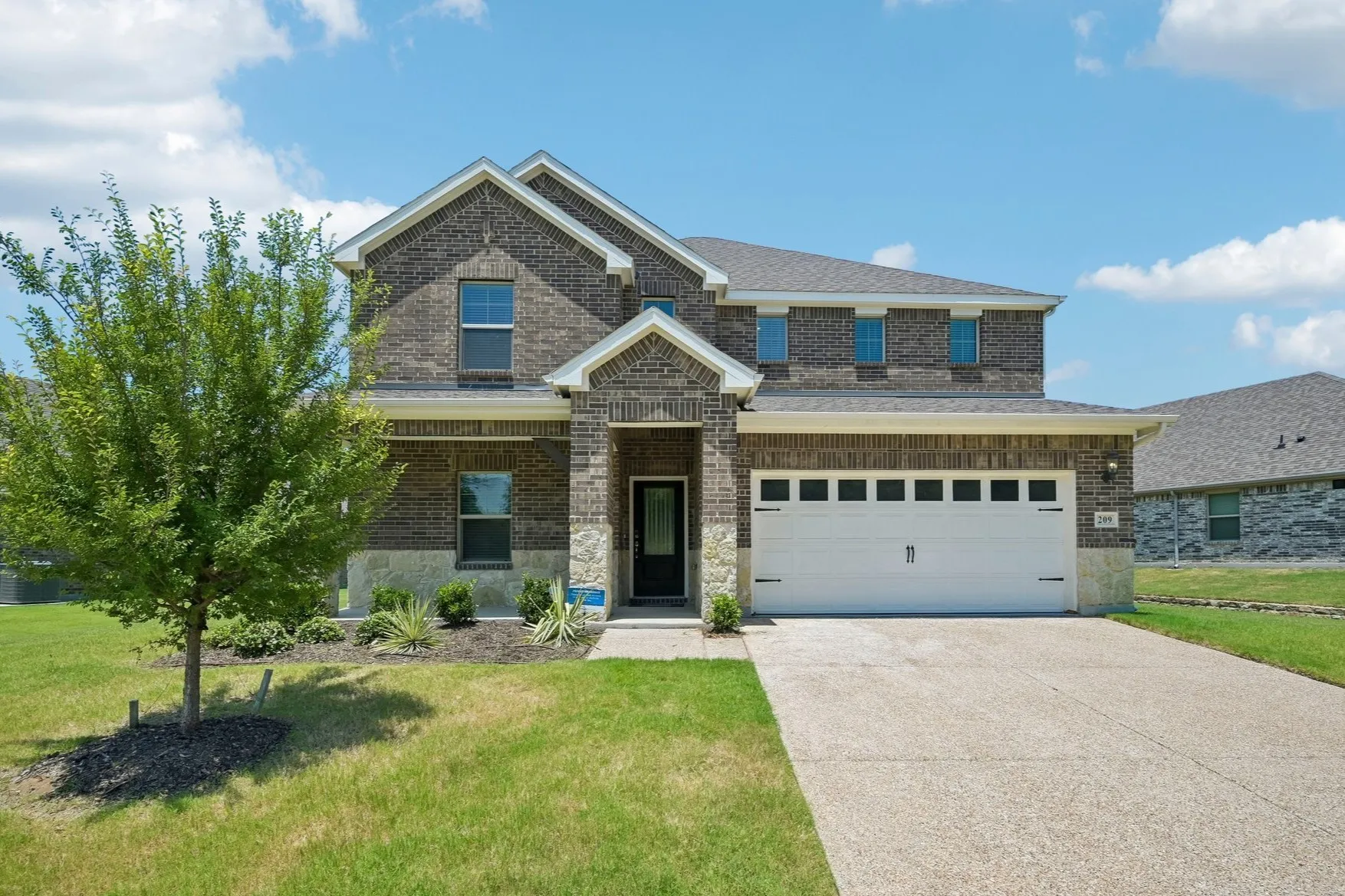 Single Family Residence For Sale in Collin County , 209 Rocky Road, Melissa, Texas 75454, 5 Bedroom, 3 Bathroom, 2 Garage spaces, 3,015 Sqft, built in 2023, mls#21319509, Real Estate Agent in Melissa, Homes For Sale in Collin county, Homes For Sale in Melissa, Realtor in Melissa Texas, Real Estate Brokerage Independent Realty Texas, Luminita Cordes Realtor