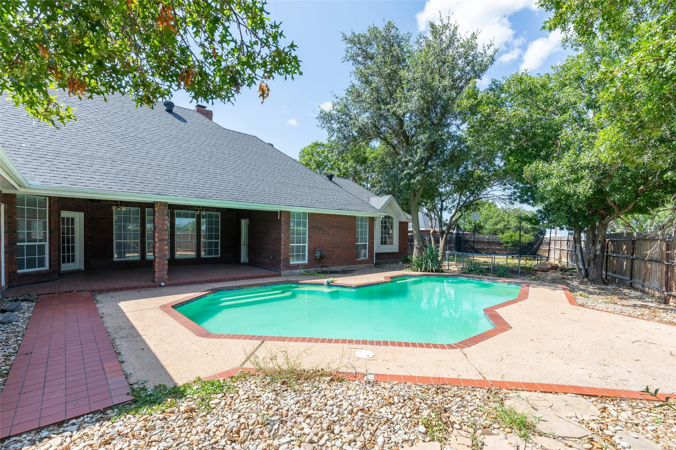 Single Family Residence For Sale in Taylor County , 1418 Kingwood Circle, Abilene, Texas 79602, 4 Bedroom, 3 Bathroom, 2 Garage spaces, 2,540 Sqft, built in 1996, mls#21327488, Real Estate Agent in Abilene, Homes For Sale in Taylor county, Homes For Sale in Abilene, Realtor in Abilene Texas, Real Estate Brokerage Independent Realty Texas, Luminita Cordes Realtor