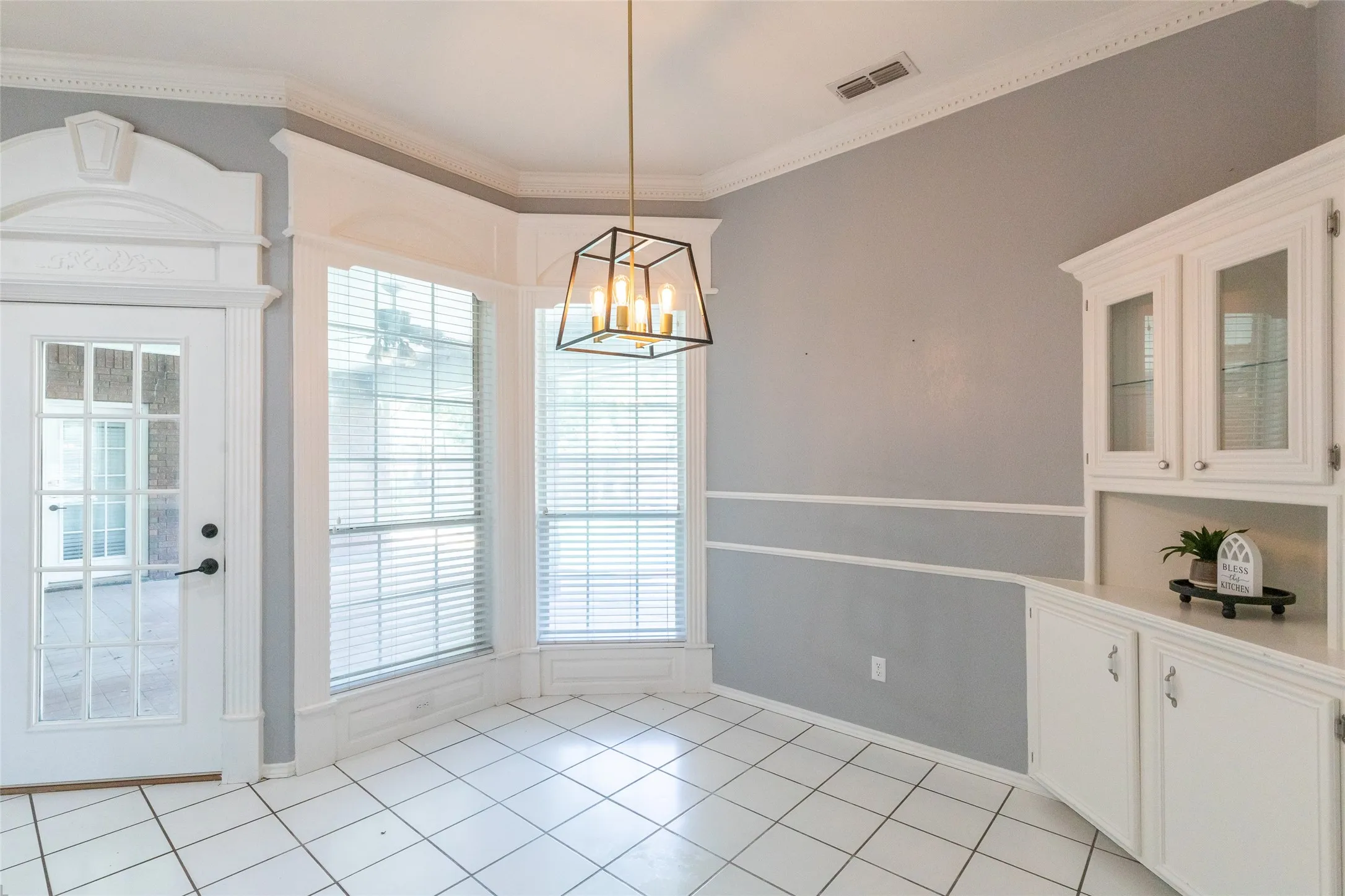 Single Family Residence For Sale in Taylor County , 1418 Kingwood Circle, Abilene, Texas 79602, 4 Bedroom, 3 Bathroom, 2 Garage spaces, 2,540 Sqft, built in 1996, mls#21327488, Real Estate Agent in Abilene, Homes For Sale in Taylor county, Homes For Sale in Abilene, Realtor in Abilene Texas, Real Estate Brokerage Independent Realty Texas, Luminita Cordes Realtor