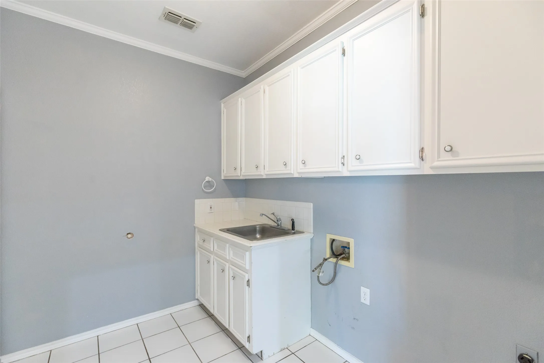 Single Family Residence For Sale in Taylor County , 1418 Kingwood Circle, Abilene, Texas 79602, 4 Bedroom, 3 Bathroom, 2 Garage spaces, 2,540 Sqft, built in 1996, mls#21327488, Real Estate Agent in Abilene, Homes For Sale in Taylor county, Homes For Sale in Abilene, Realtor in Abilene Texas, Real Estate Brokerage Independent Realty Texas, Luminita Cordes Realtor