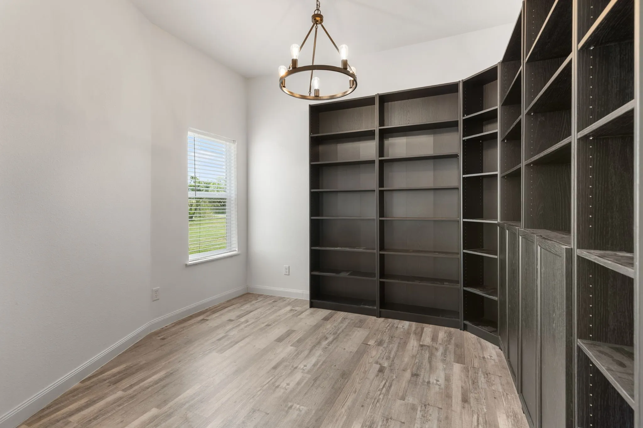 Single Family Residence For Rent in Archer County , 5312 Crown Lane, Wichita Falls, Texas 76310, 2 Bedroom, 1 Bathroom, Garage spaces, 1,456 Sqft, built in 1940, mls#21327953, Real Estate Agent in Wichita Falls, Homes For Rent in Archer county, Homes For Rent in Wichita Falls, Realtor in Wichita Falls Texas, Real Estate Brokerage Independent Realty Texas, Luminita Cordes Realtor