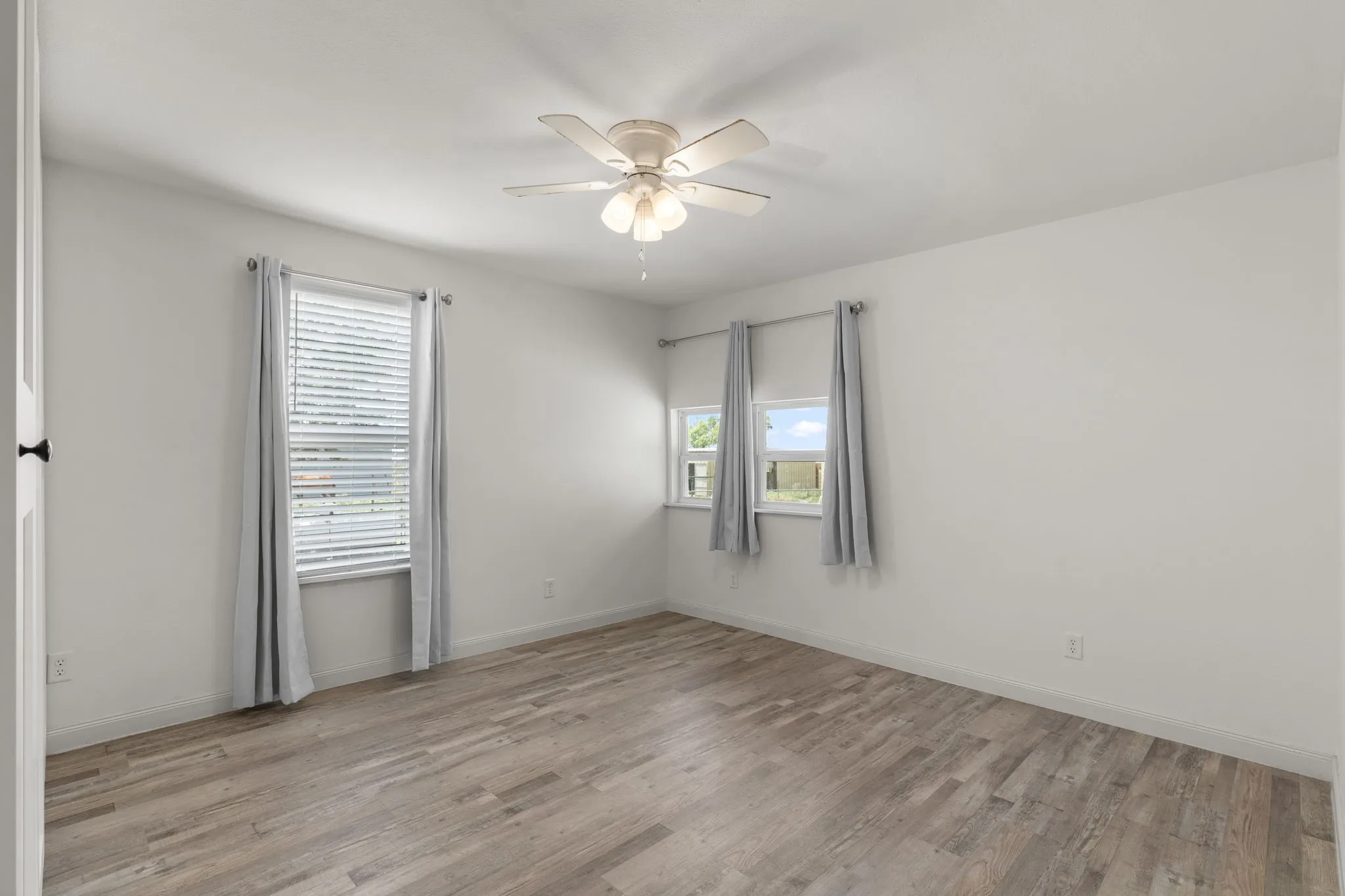 Single Family Residence For Rent in Archer County , 5312 Crown Lane, Wichita Falls, Texas 76310, 2 Bedroom, 1 Bathroom, Garage spaces, 1,456 Sqft, built in 1940, mls#21327953, Real Estate Agent in Wichita Falls, Homes For Rent in Archer county, Homes For Rent in Wichita Falls, Realtor in Wichita Falls Texas, Real Estate Brokerage Independent Realty Texas, Luminita Cordes Realtor