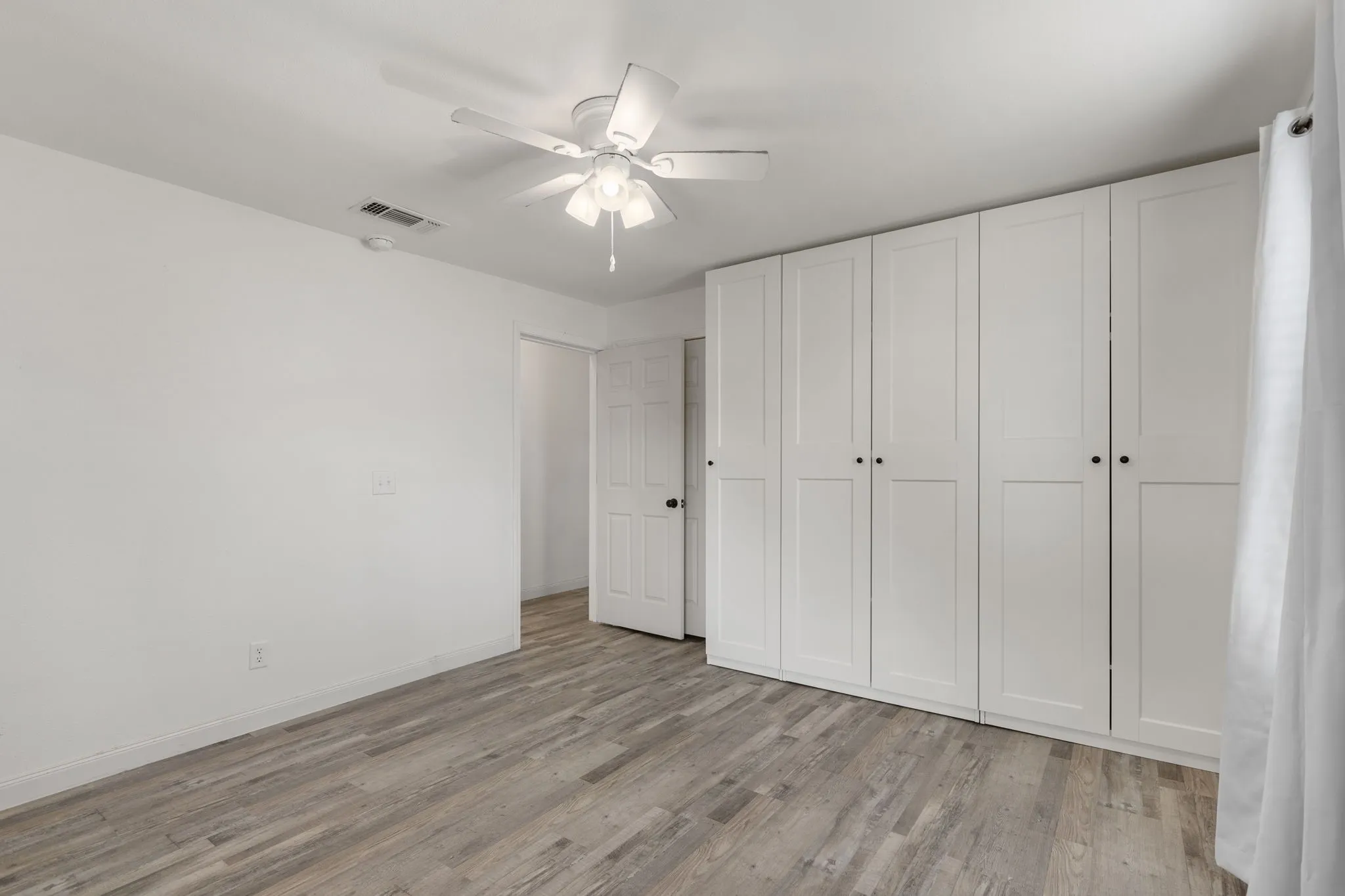 Single Family Residence For Rent in Archer County , 5312 Crown Lane, Wichita Falls, Texas 76310, 2 Bedroom, 1 Bathroom, Garage spaces, 1,456 Sqft, built in 1940, mls#21327953, Real Estate Agent in Wichita Falls, Homes For Rent in Archer county, Homes For Rent in Wichita Falls, Realtor in Wichita Falls Texas, Real Estate Brokerage Independent Realty Texas, Luminita Cordes Realtor