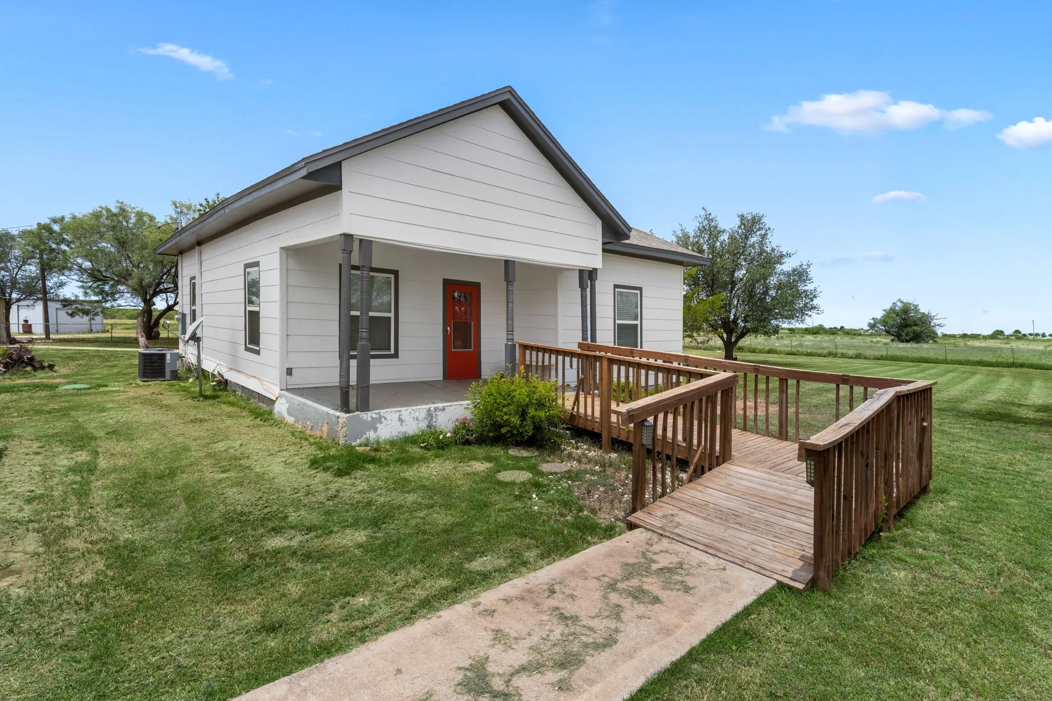 Single Family Residence For Rent in Archer County , 5312 Crown Lane, Wichita Falls, Texas 76310, 2 Bedroom, 1 Bathroom, Garage spaces, 1,456 Sqft, built in 1940, mls#21327953, Real Estate Agent in Wichita Falls, Homes For Rent in Archer county, Homes For Rent in Wichita Falls, Realtor in Wichita Falls Texas, Real Estate Brokerage Independent Realty Texas, Luminita Cordes Realtor