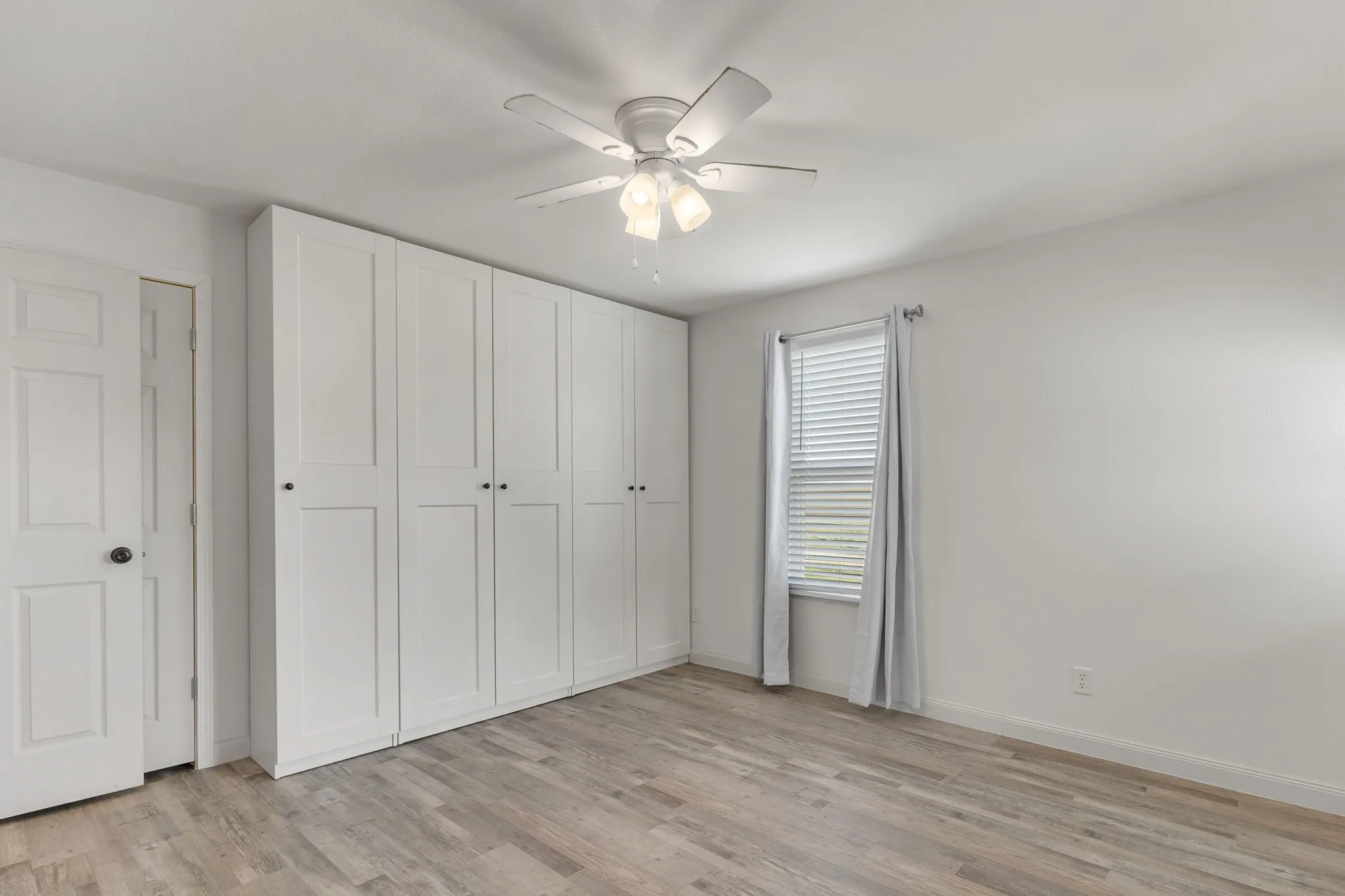 Single Family Residence For Rent in Archer County , 5312 Crown Lane, Wichita Falls, Texas 76310, 2 Bedroom, 1 Bathroom, Garage spaces, 1,456 Sqft, built in 1940, mls#21327953, Real Estate Agent in Wichita Falls, Homes For Rent in Archer county, Homes For Rent in Wichita Falls, Realtor in Wichita Falls Texas, Real Estate Brokerage Independent Realty Texas, Luminita Cordes Realtor
