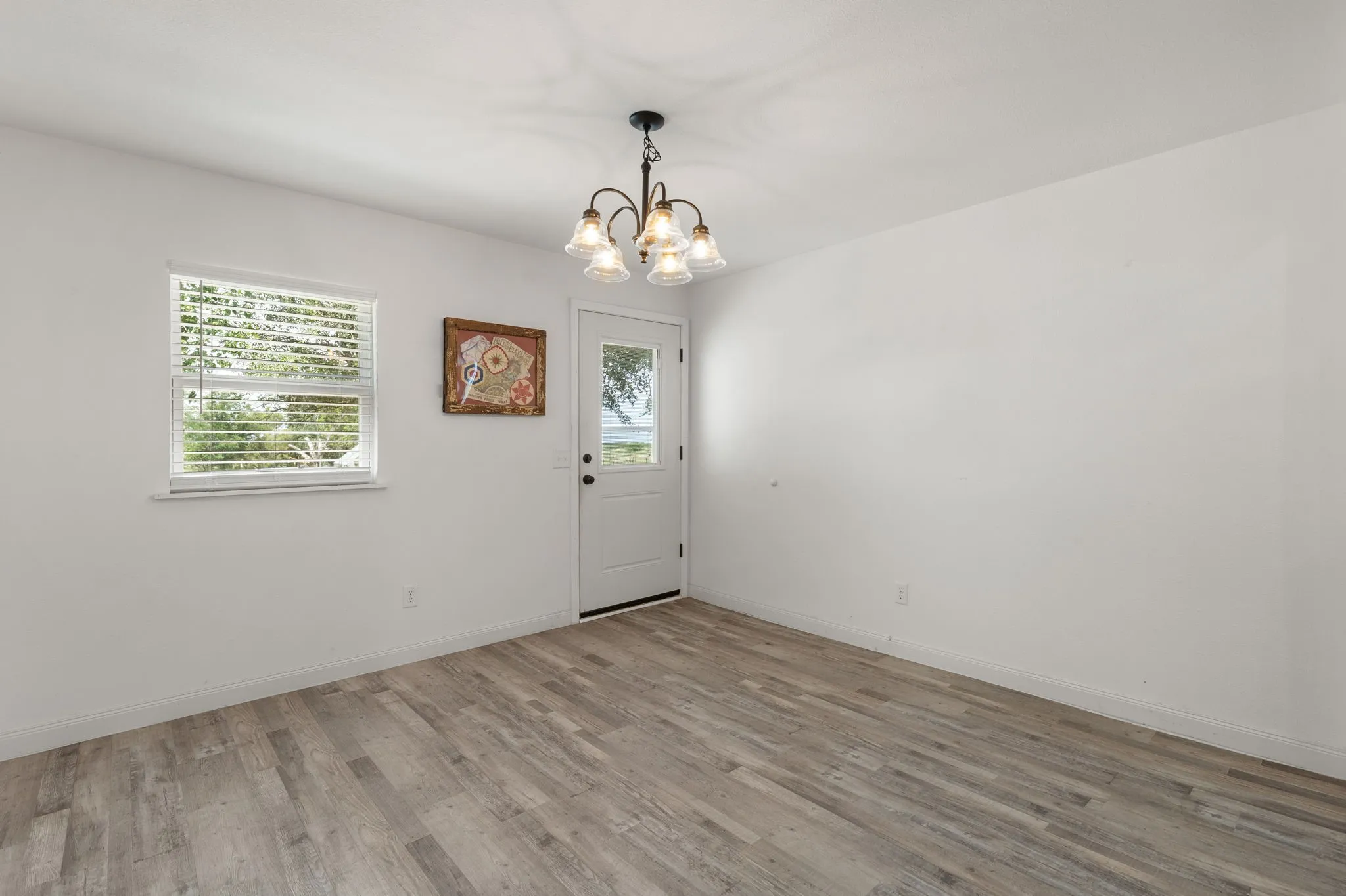 Single Family Residence For Rent in Archer County , 5312 Crown Lane, Wichita Falls, Texas 76310, 2 Bedroom, 1 Bathroom, Garage spaces, 1,456 Sqft, built in 1940, mls#21327953, Real Estate Agent in Wichita Falls, Homes For Rent in Archer county, Homes For Rent in Wichita Falls, Realtor in Wichita Falls Texas, Real Estate Brokerage Independent Realty Texas, Luminita Cordes Realtor