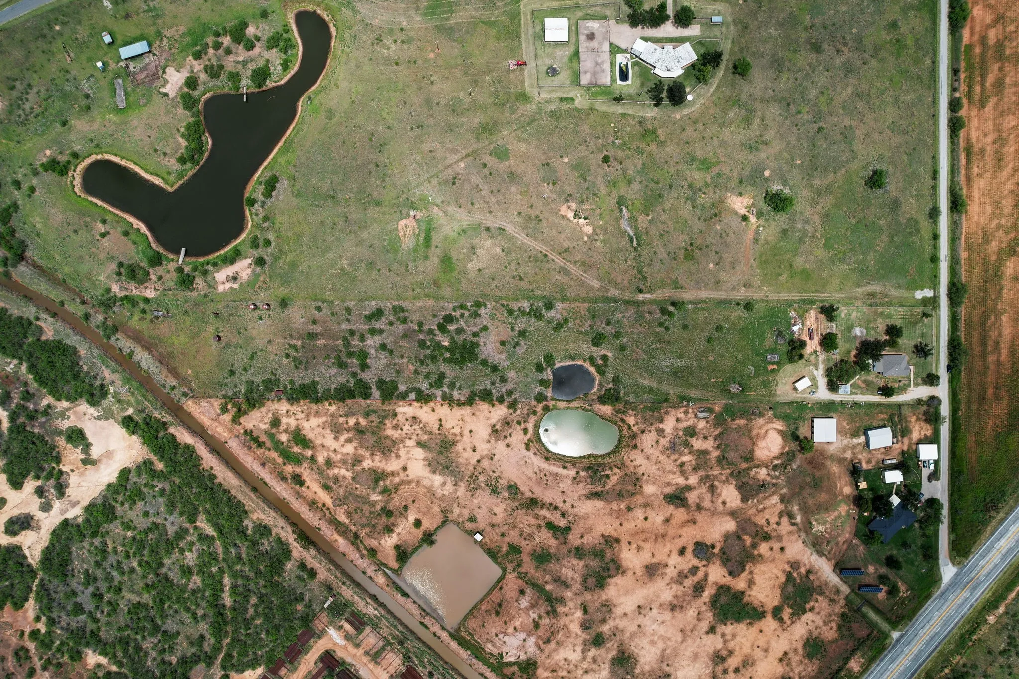 Single Family Residence For Rent in Archer County , 5312 Crown Lane, Wichita Falls, Texas 76310, 2 Bedroom, 1 Bathroom, Garage spaces, 1,456 Sqft, built in 1940, mls#21327953, Real Estate Agent in Wichita Falls, Homes For Rent in Archer county, Homes For Rent in Wichita Falls, Realtor in Wichita Falls Texas, Real Estate Brokerage Independent Realty Texas, Luminita Cordes Realtor