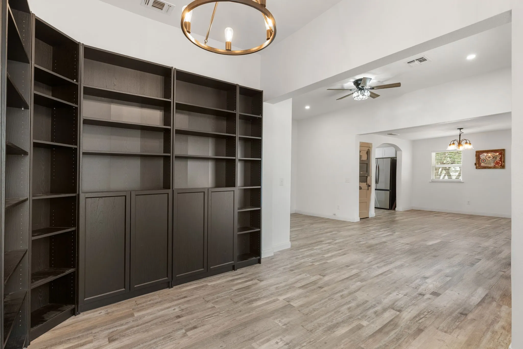 Single Family Residence For Rent in Archer County , 5312 Crown Lane, Wichita Falls, Texas 76310, 2 Bedroom, 1 Bathroom, Garage spaces, 1,456 Sqft, built in 1940, mls#21327953, Real Estate Agent in Wichita Falls, Homes For Rent in Archer county, Homes For Rent in Wichita Falls, Realtor in Wichita Falls Texas, Real Estate Brokerage Independent Realty Texas, Luminita Cordes Realtor