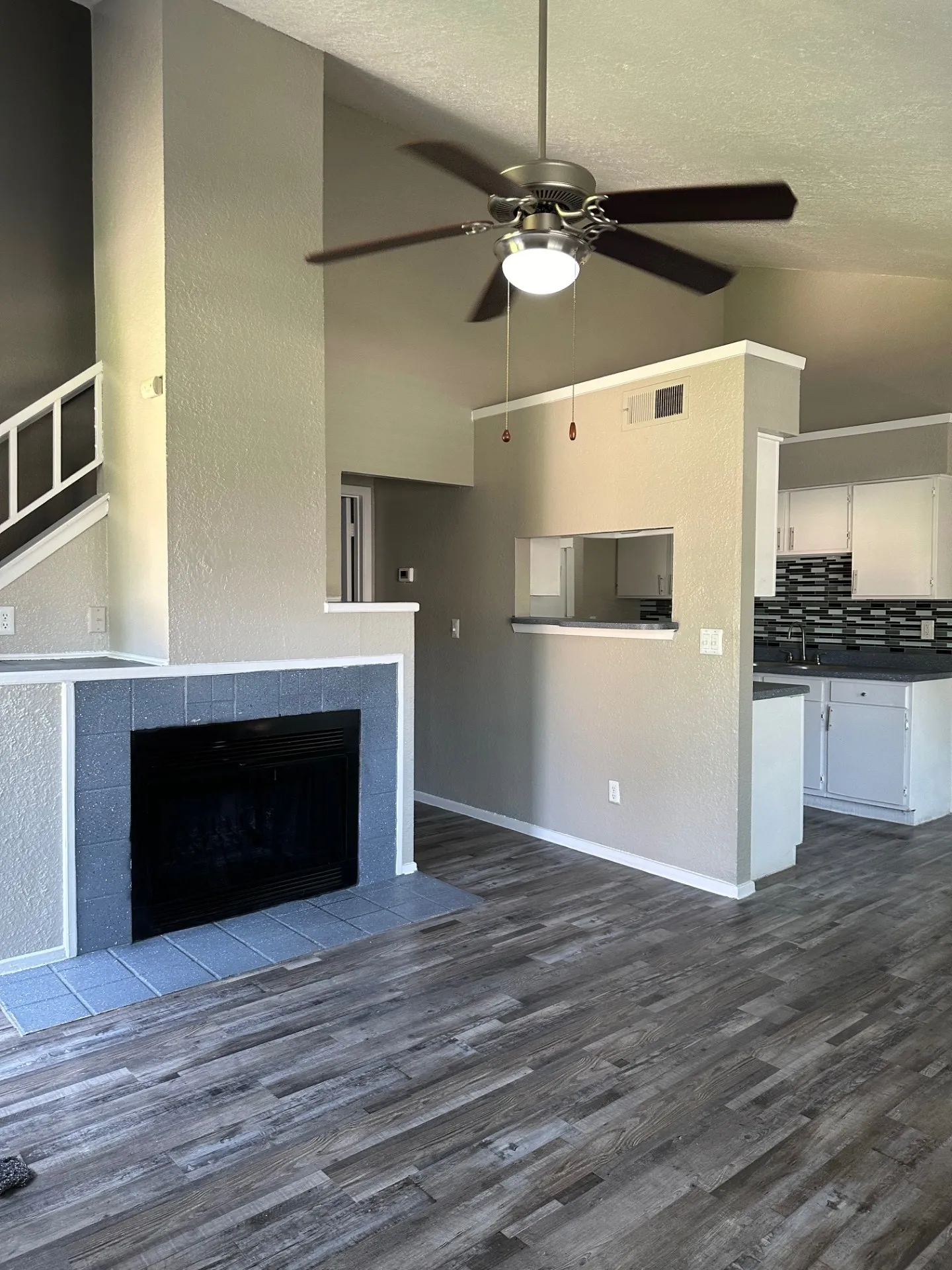 Apartment For Rent in Tarrant County , 1122 Millview Drive 2601, Arlington, Texas 76012, 2 Bedrooms, 2 Bathrooms, Garage spaces, 1,000 Sqft, built in 1984, Price $1,425, mls#21327951, Real Estate Agent in Arlington, Homes For Rent in Tarrant county, Homes For Rent in Arlington, Realtor in Arlington Texas, Real Estate Brokerage Independent Realty Texas, Luminita Cordes Realtor