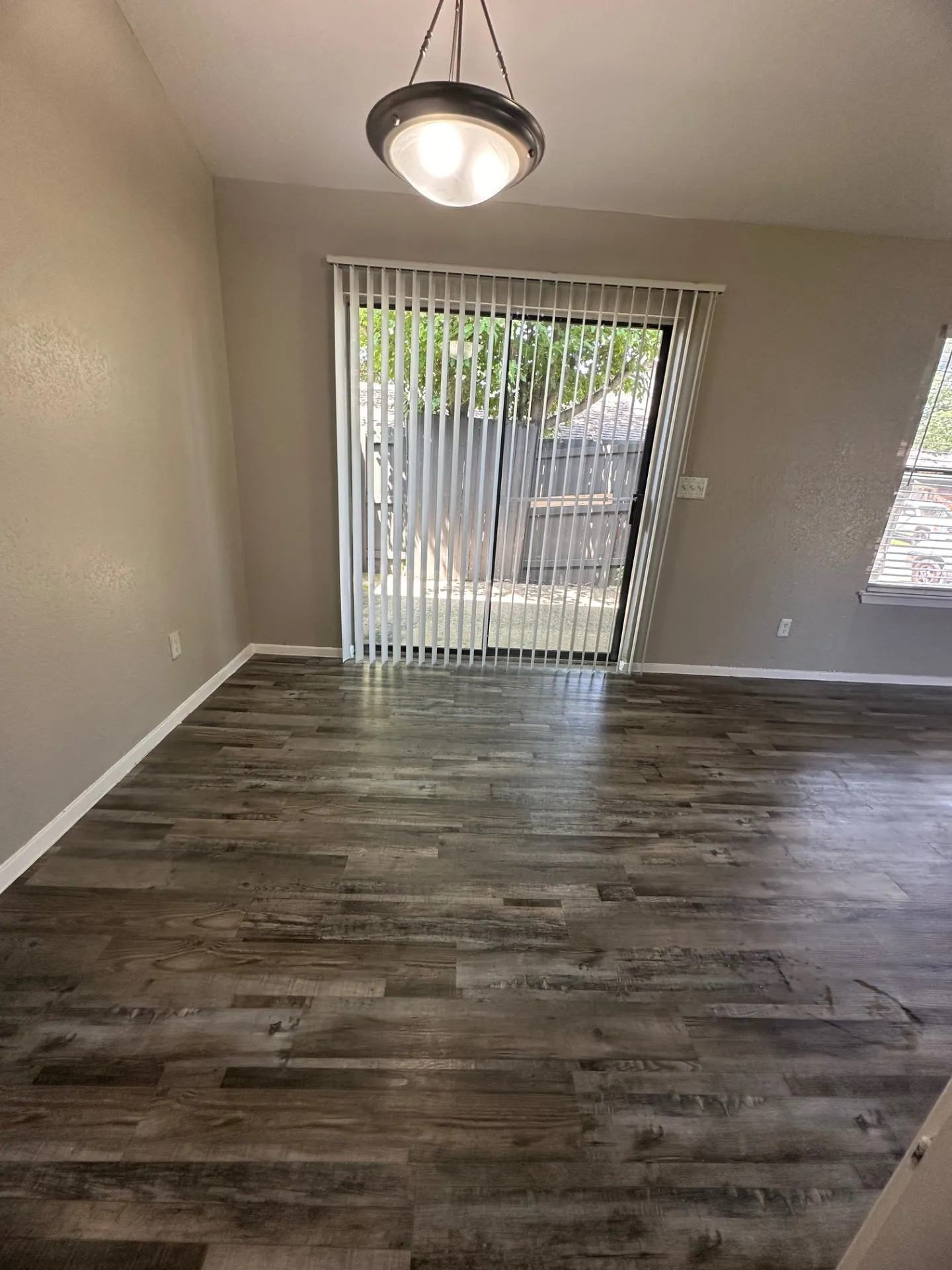 Apartment For Rent in Tarrant County , 1122 Millview Drive 2601, Arlington, Texas 76012, 2 Bedrooms, 2 Bathrooms, Garage spaces, 1,000 Sqft, built in 1984, Price $1,425, mls#21327951, Real Estate Agent in Arlington, Homes For Rent in Tarrant county, Homes For Rent in Arlington, Realtor in Arlington Texas, Real Estate Brokerage Independent Realty Texas, Luminita Cordes Realtor