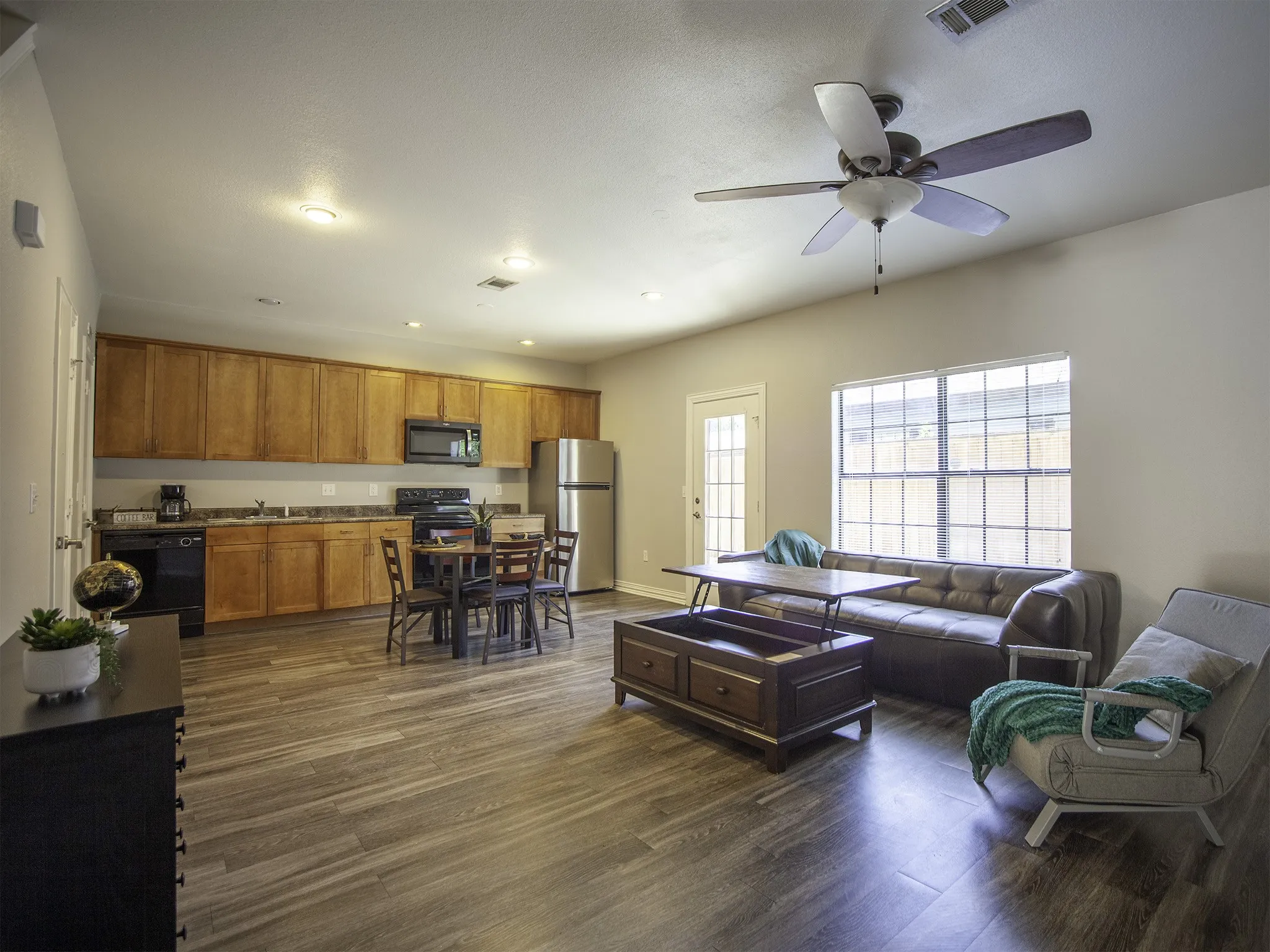 Condominium For Sale in Mc Lennan County , 2410 S 2nd Street 951, Waco, Texas 76706, 4 Bedroom, 5 Bathroom, 2 Garage spaces, 1,491 Sqft, built in 2006, mls#21293989, Real Estate Agent in Waco, Homes For Sale in Mc Lennan county, Homes For Sale in Waco, Realtor in Waco Texas, Real Estate Brokerage Independent Realty Texas, Luminita Cordes Realtor
