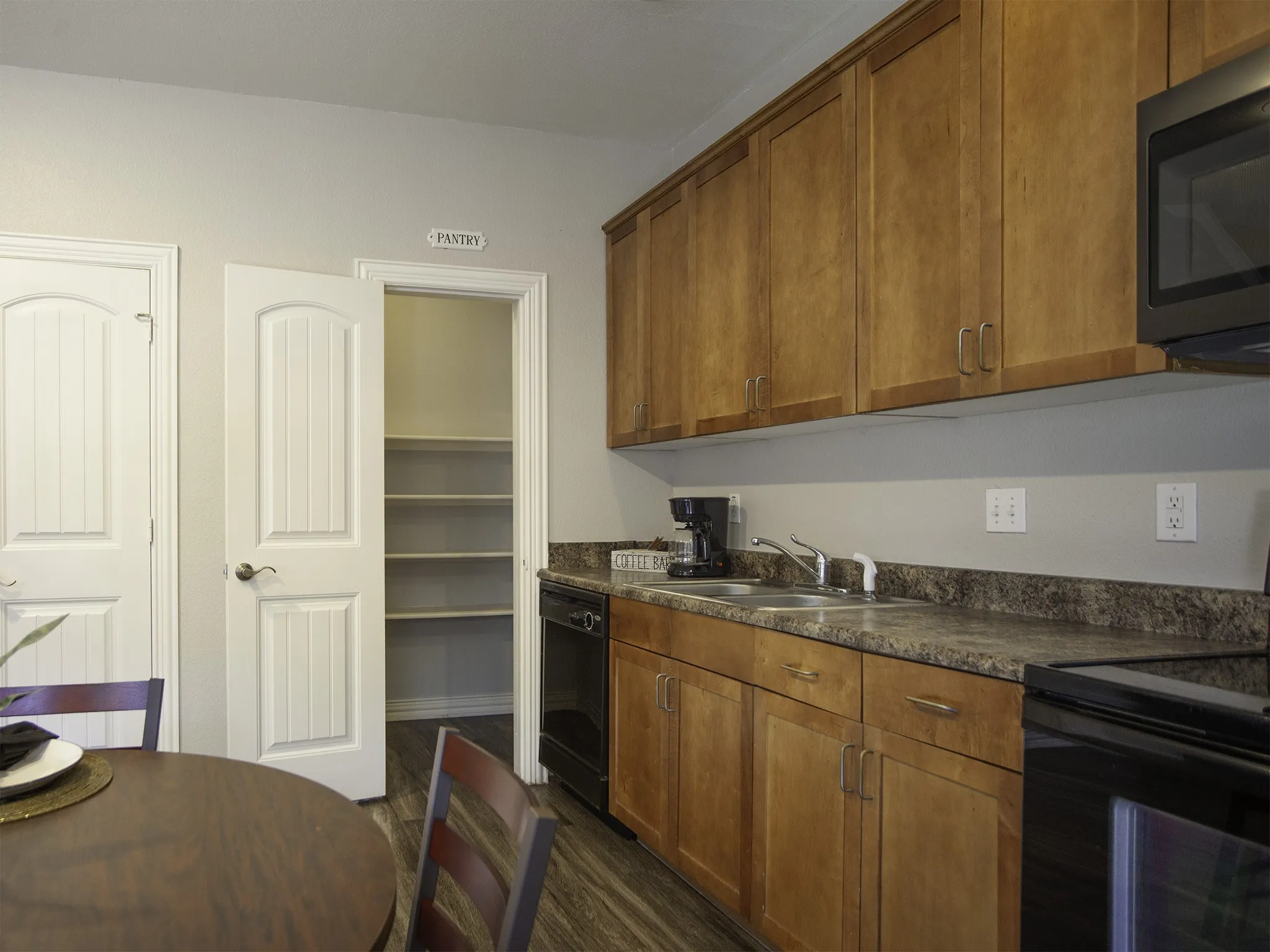 Condominium For Sale in Mc Lennan County , 2410 S 2nd Street 951, Waco, Texas 76706, 4 Bedroom, 5 Bathroom, 2 Garage spaces, 1,491 Sqft, built in 2006, mls#21293989, Real Estate Agent in Waco, Homes For Sale in Mc Lennan county, Homes For Sale in Waco, Realtor in Waco Texas, Real Estate Brokerage Independent Realty Texas, Luminita Cordes Realtor