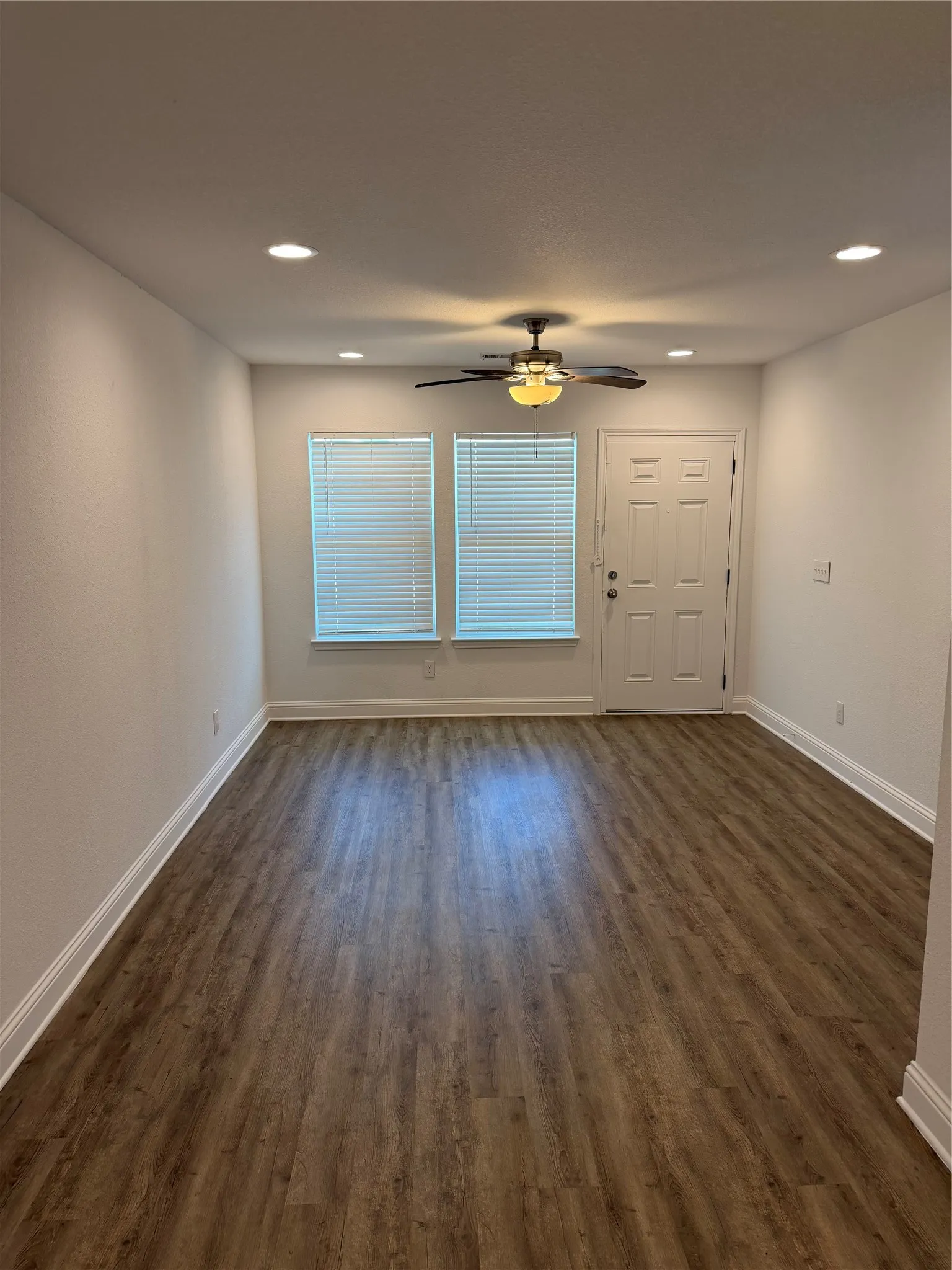 Single Family Residence For Rent in Dallas County , 3511 Elm Grove Road, Wylie, Texas 75098, 2 Bedroom, 1 Bathroom, Garage spaces, 900 Sqft, built in 1947, mls#21327798, Real Estate Agent in Wylie, Homes For Rent in Dallas county, Homes For Rent in Wylie, Realtor in Wylie Texas, Real Estate Brokerage Independent Realty Texas, Luminita Cordes Realtor